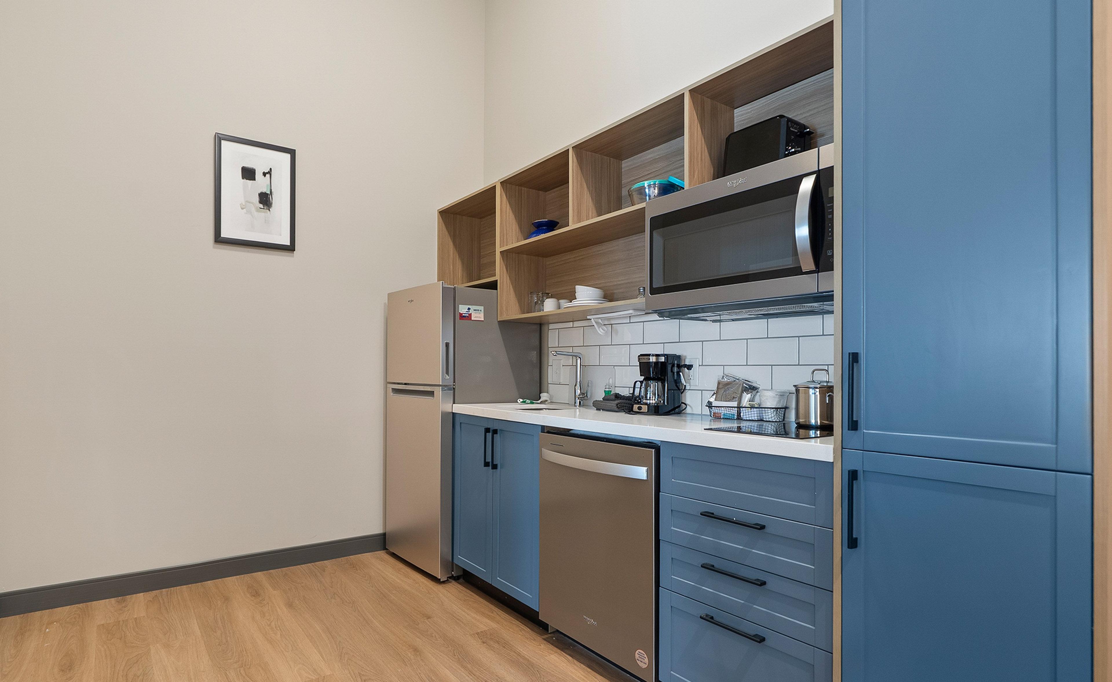 Studio Two Queen Beds