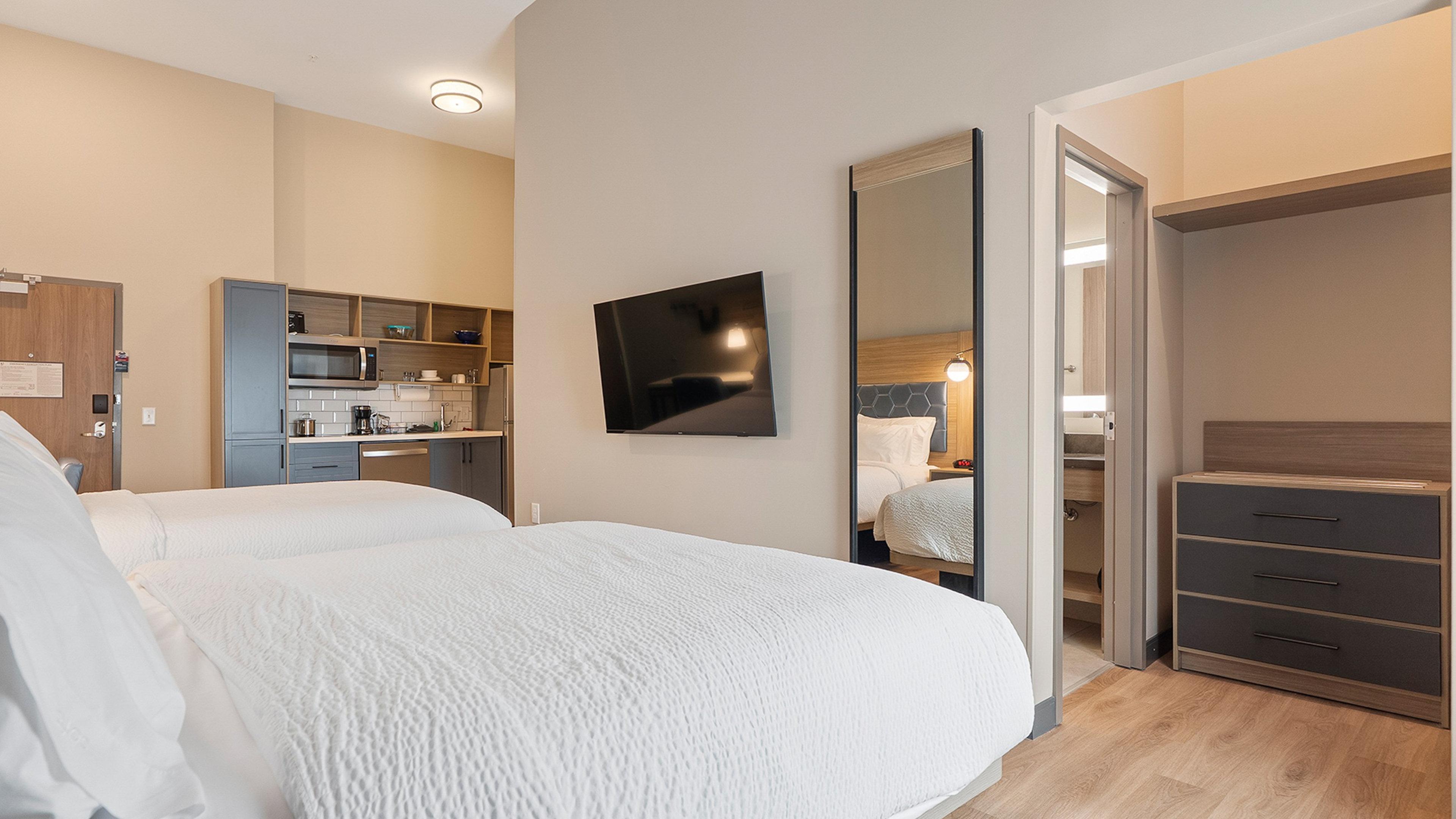 Studio Accessible-two Queen Beds