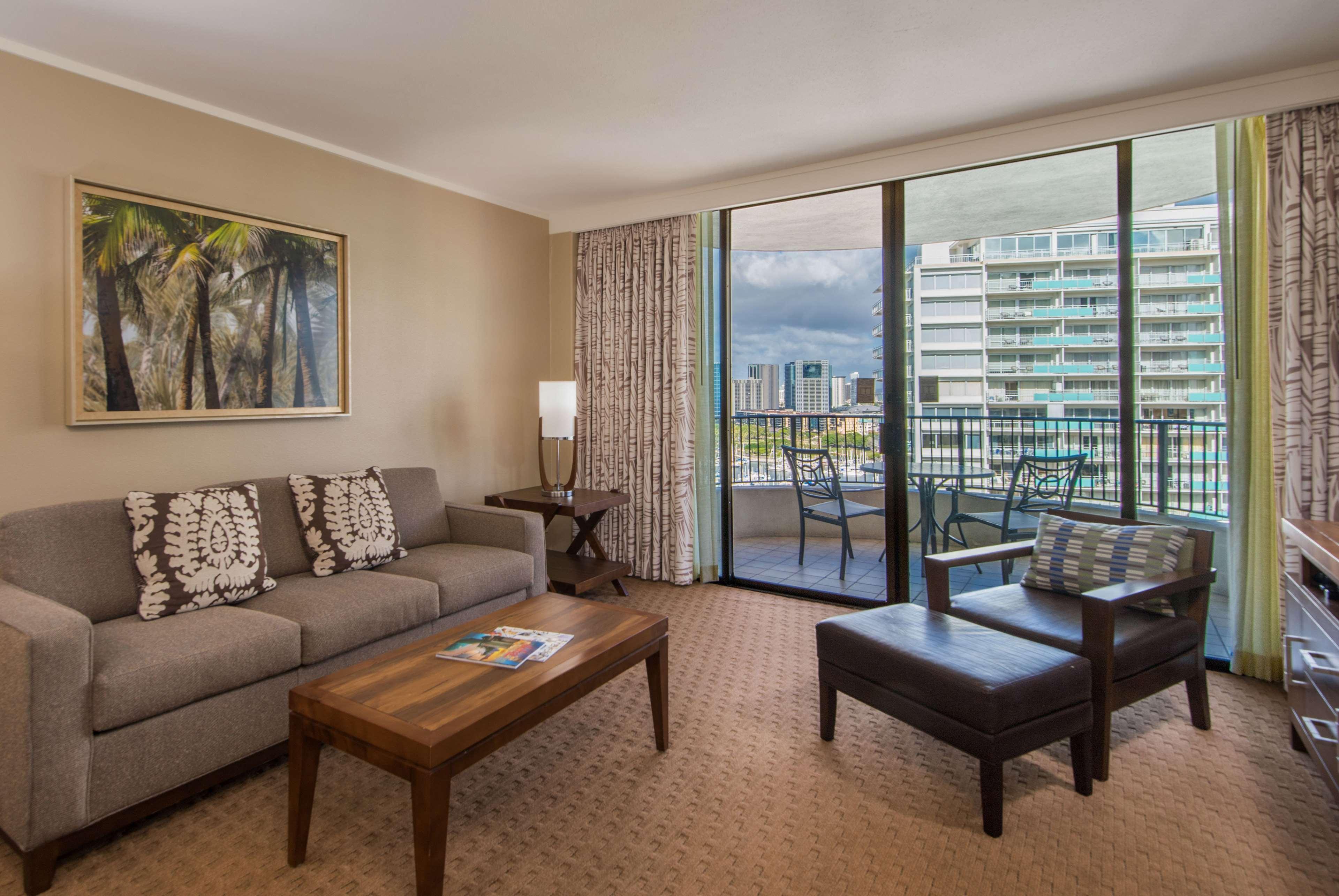 Suite Ocean View King Bed