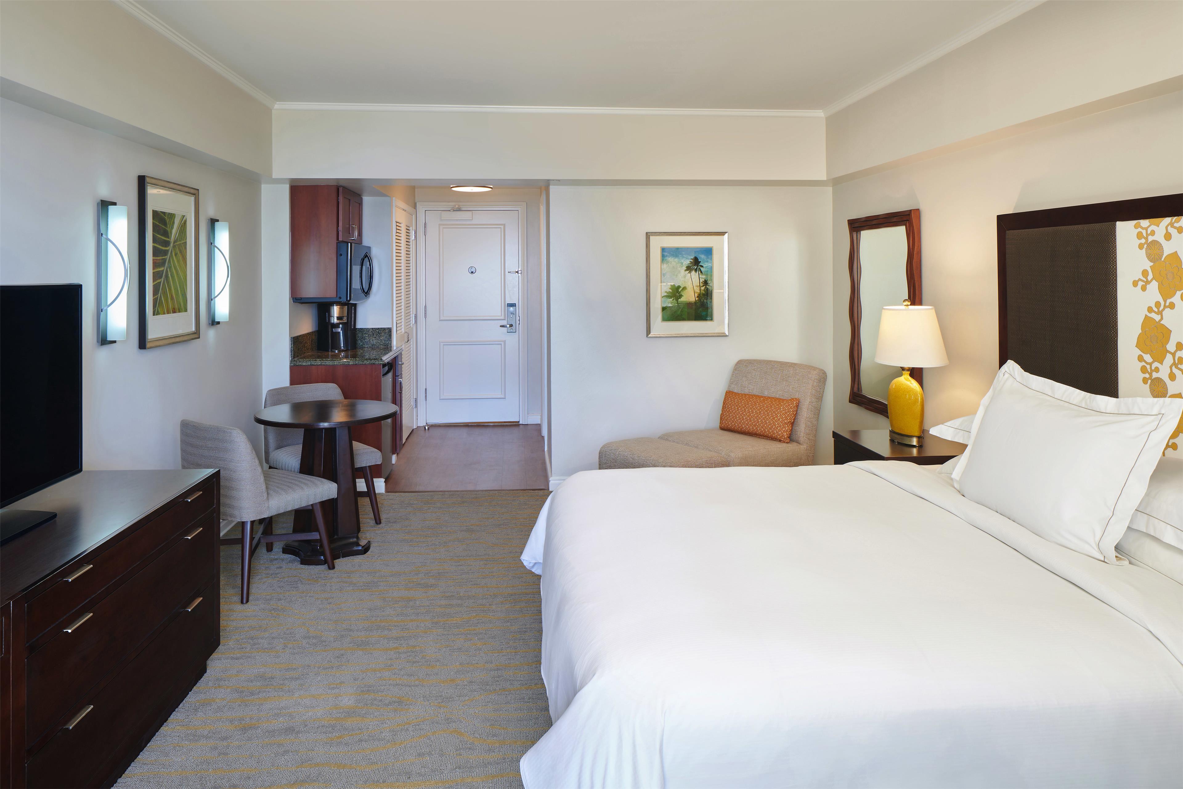 Studio Accessible King Size Bed