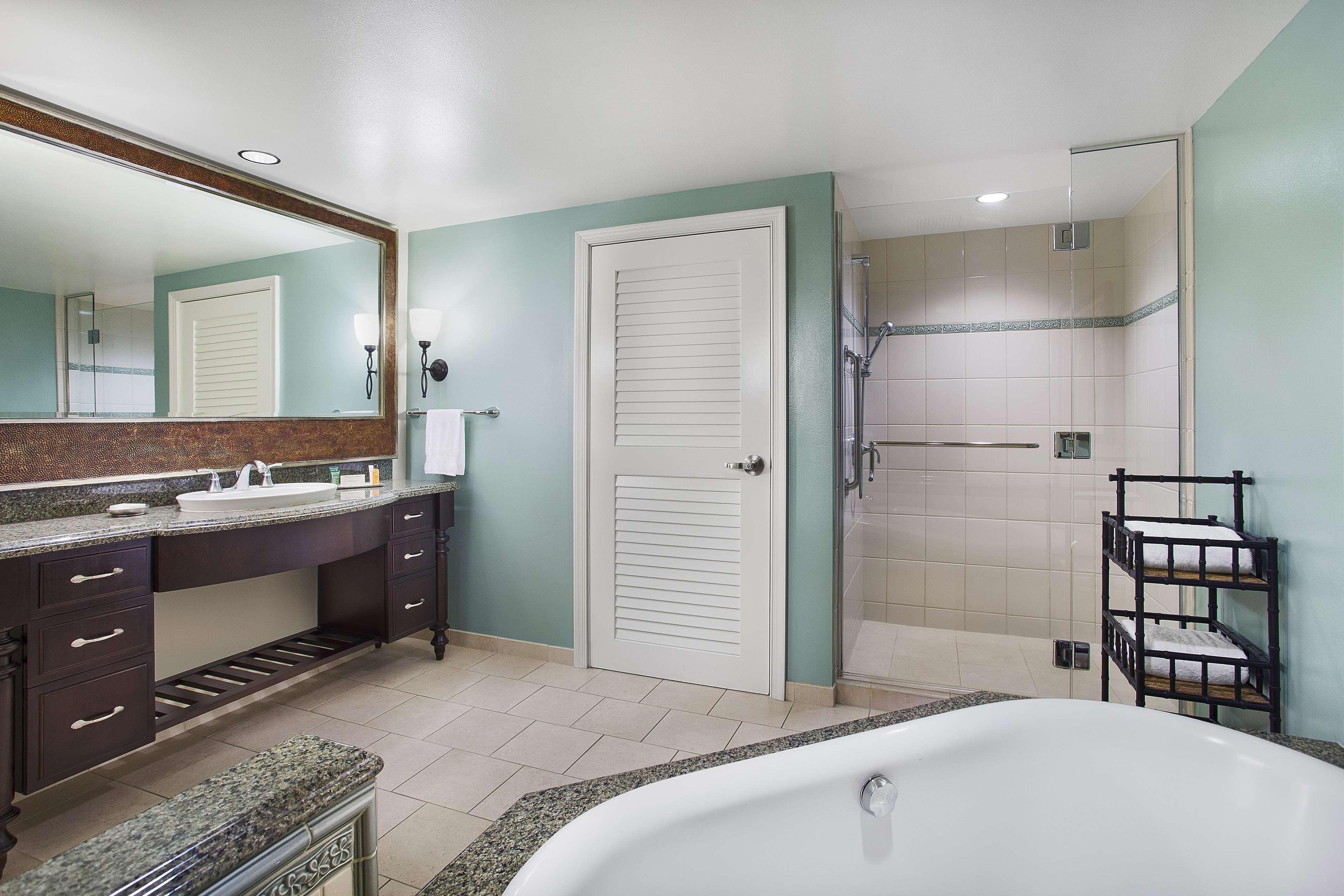 Suite Partial Ocean View Two Bedrooms