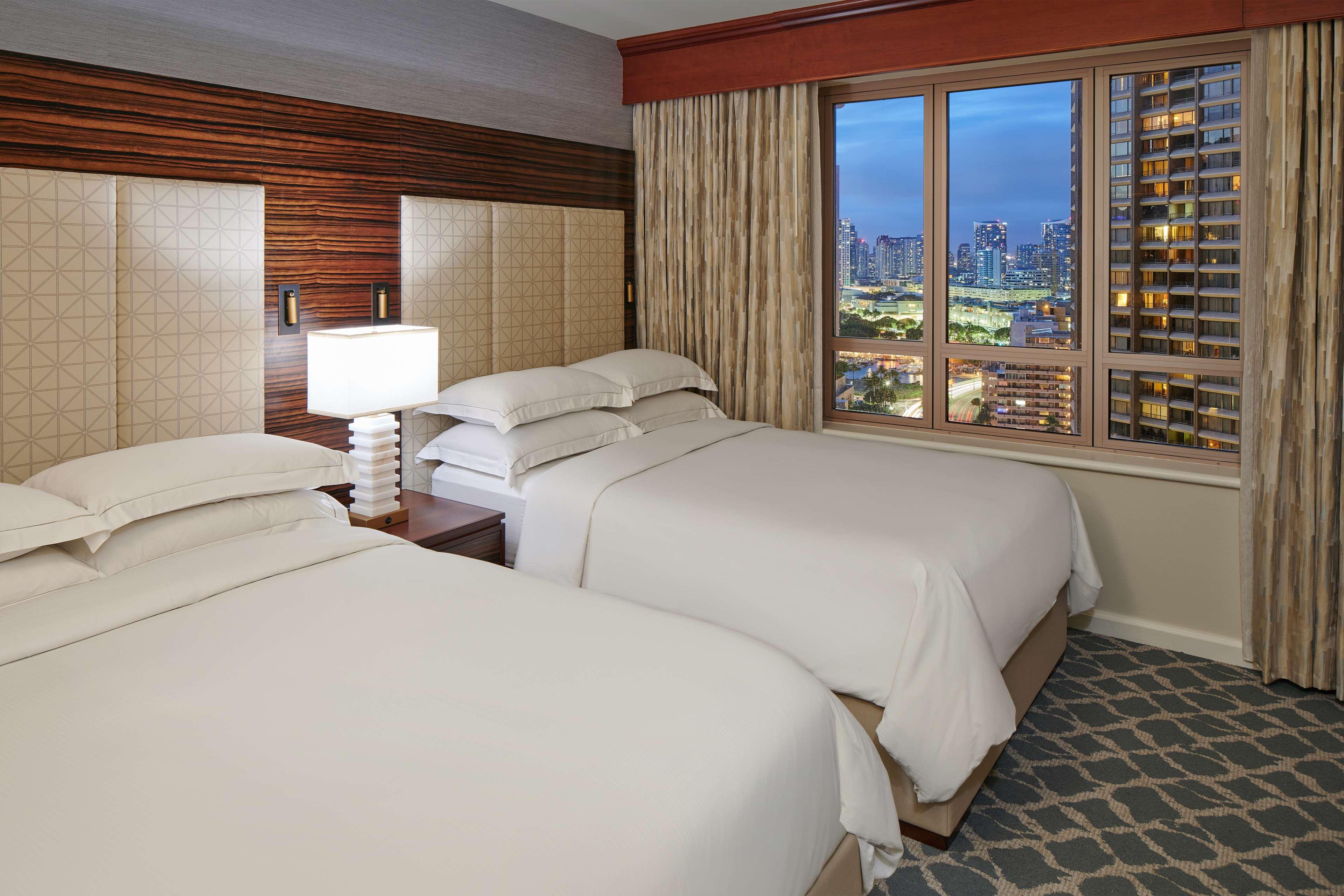 Suite City View Two Double Beds