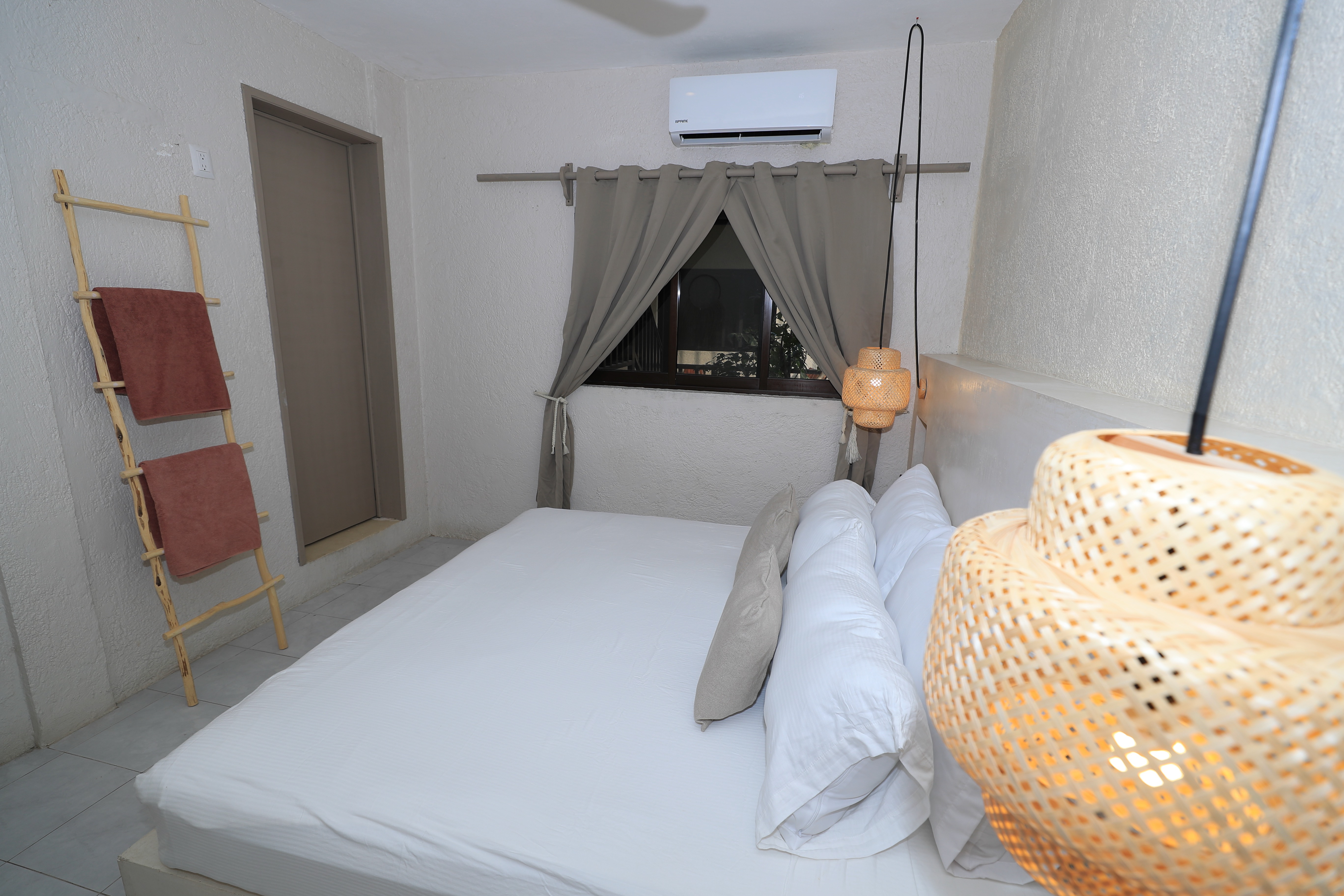 Studio King Size Bed