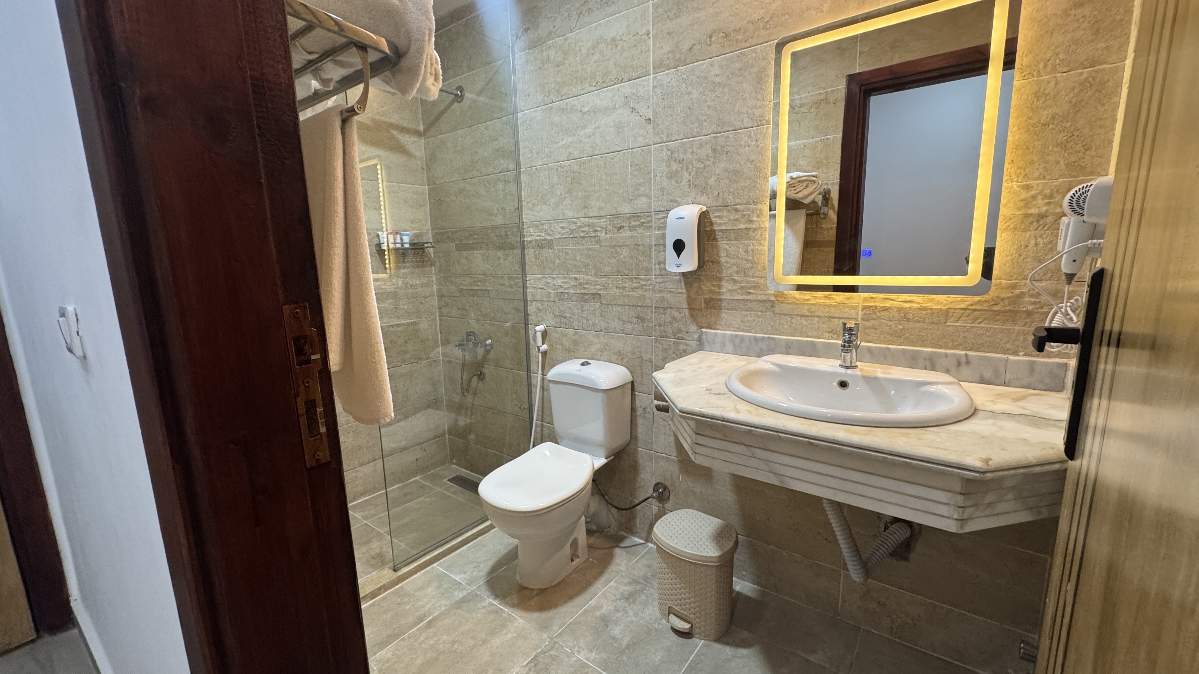 Double Classic Mountain View