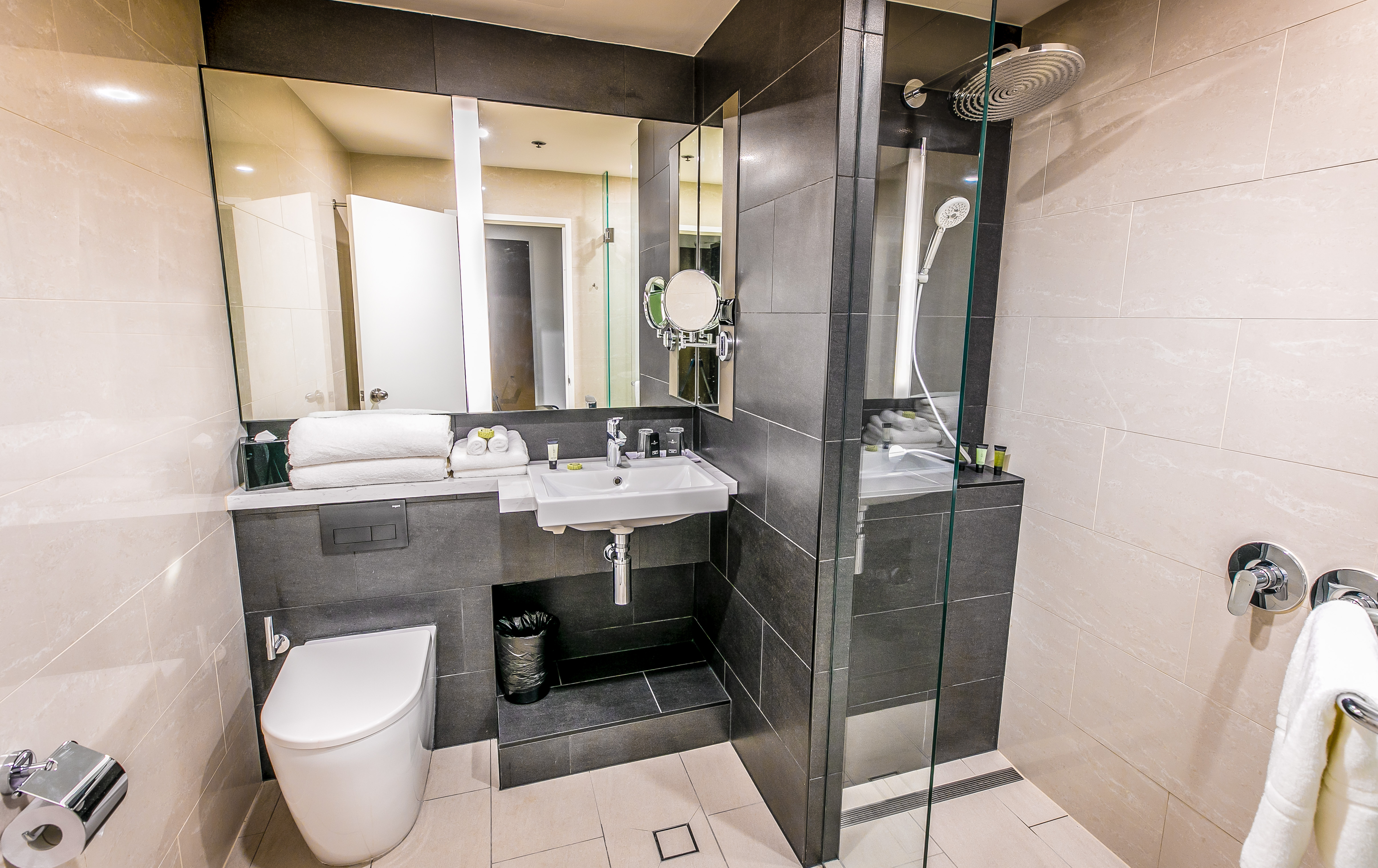 Double Deluxe King Bed