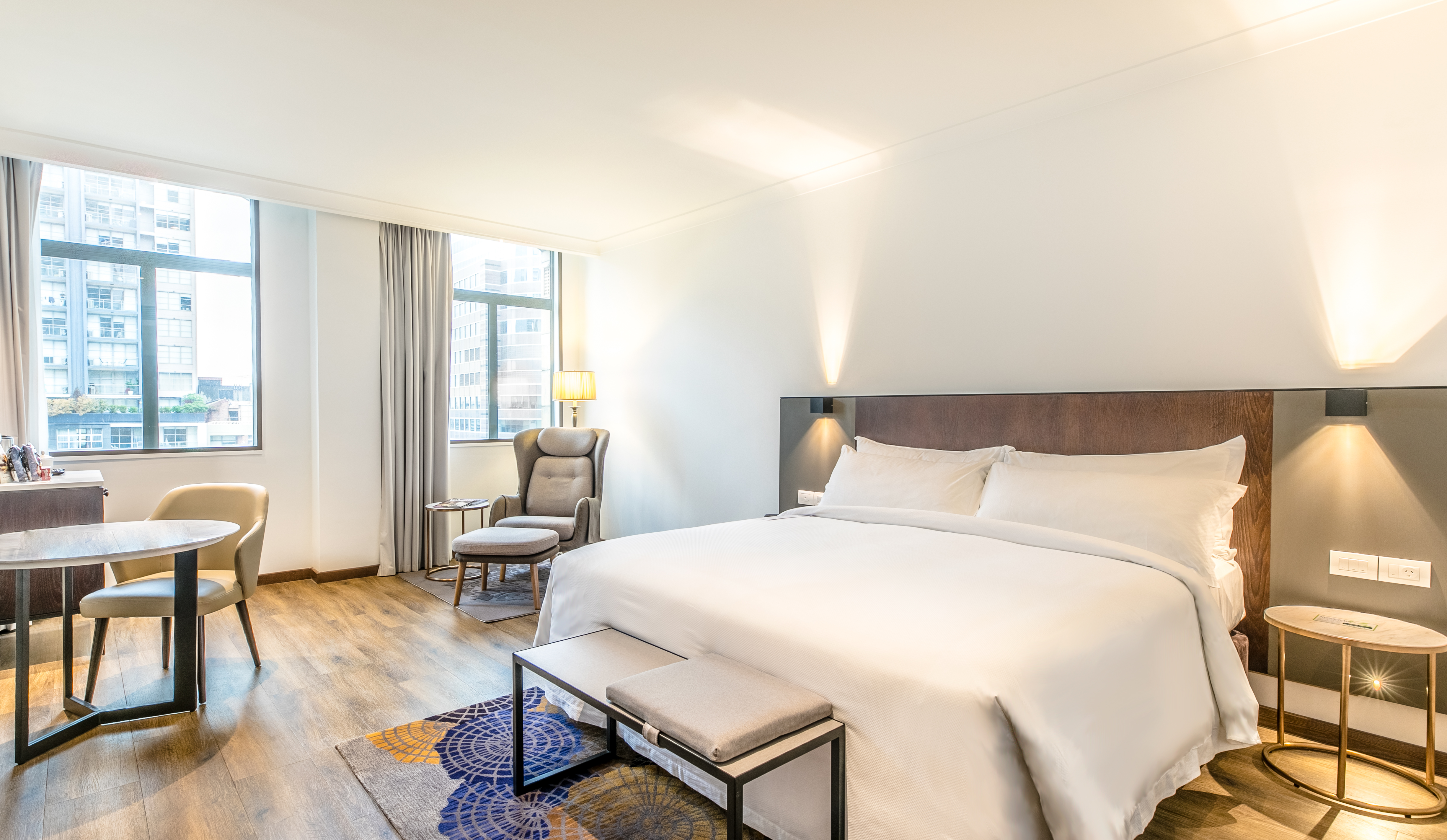 Double Deluxe King Bed