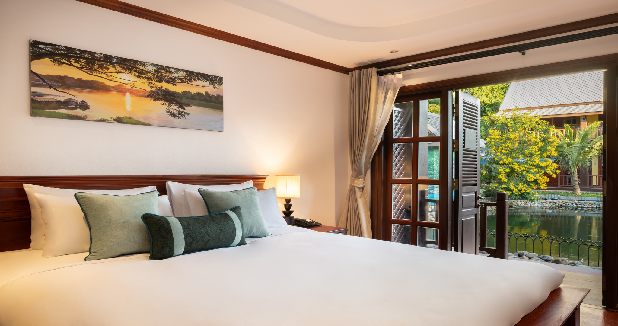 Double Deluxe Pool View