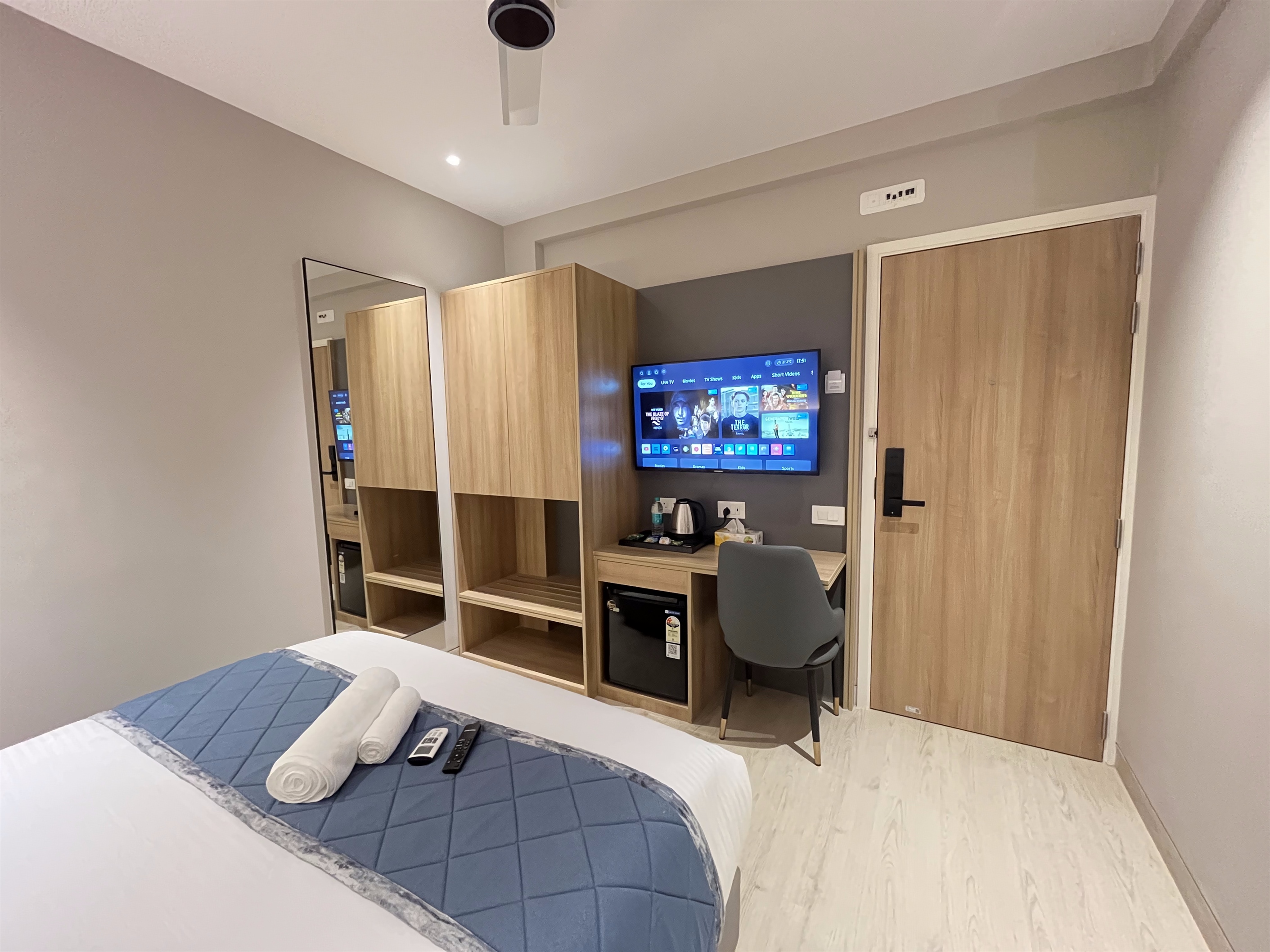 Double Deluxe Queen Bed