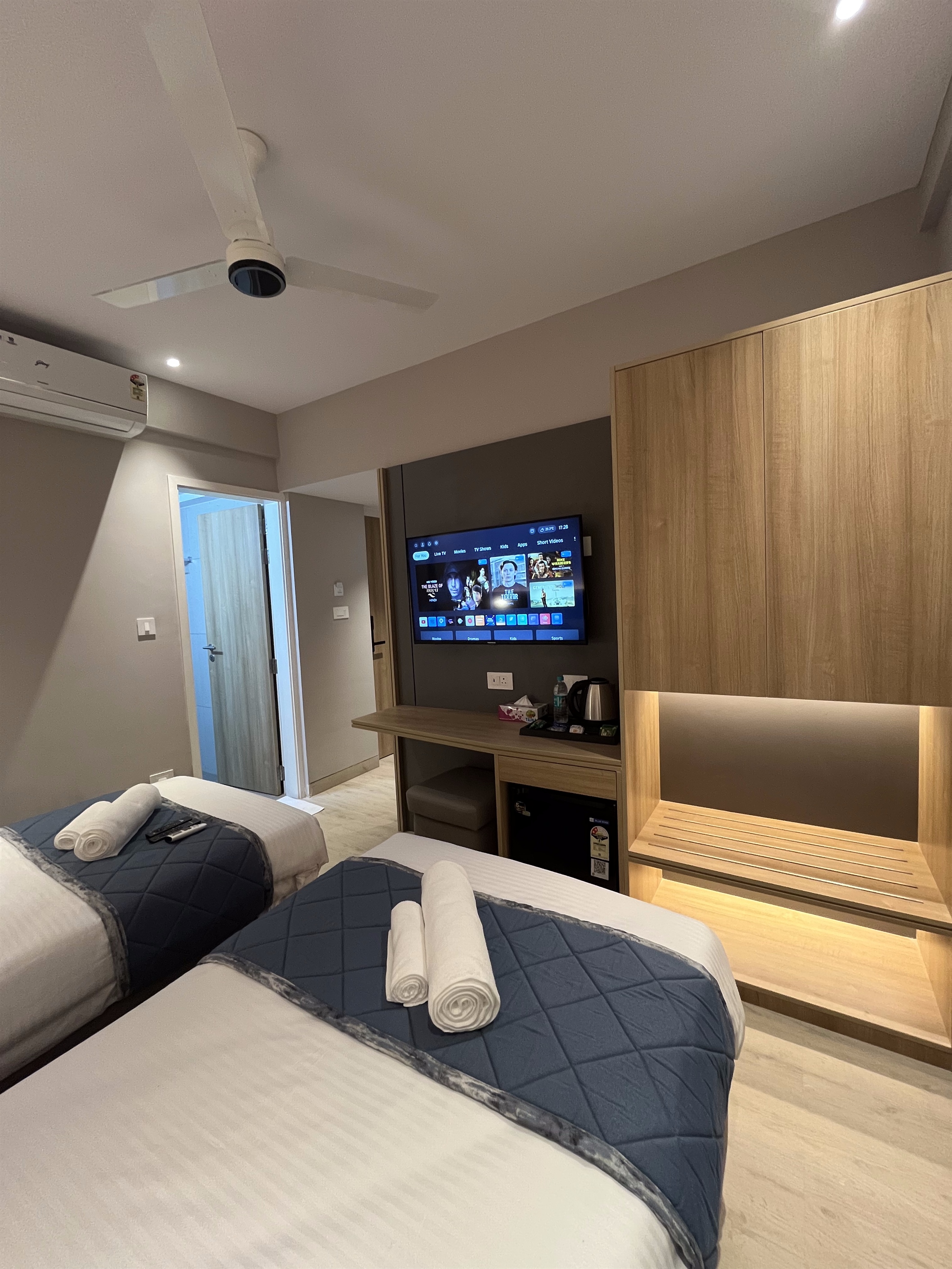 Double or Twin Deluxe