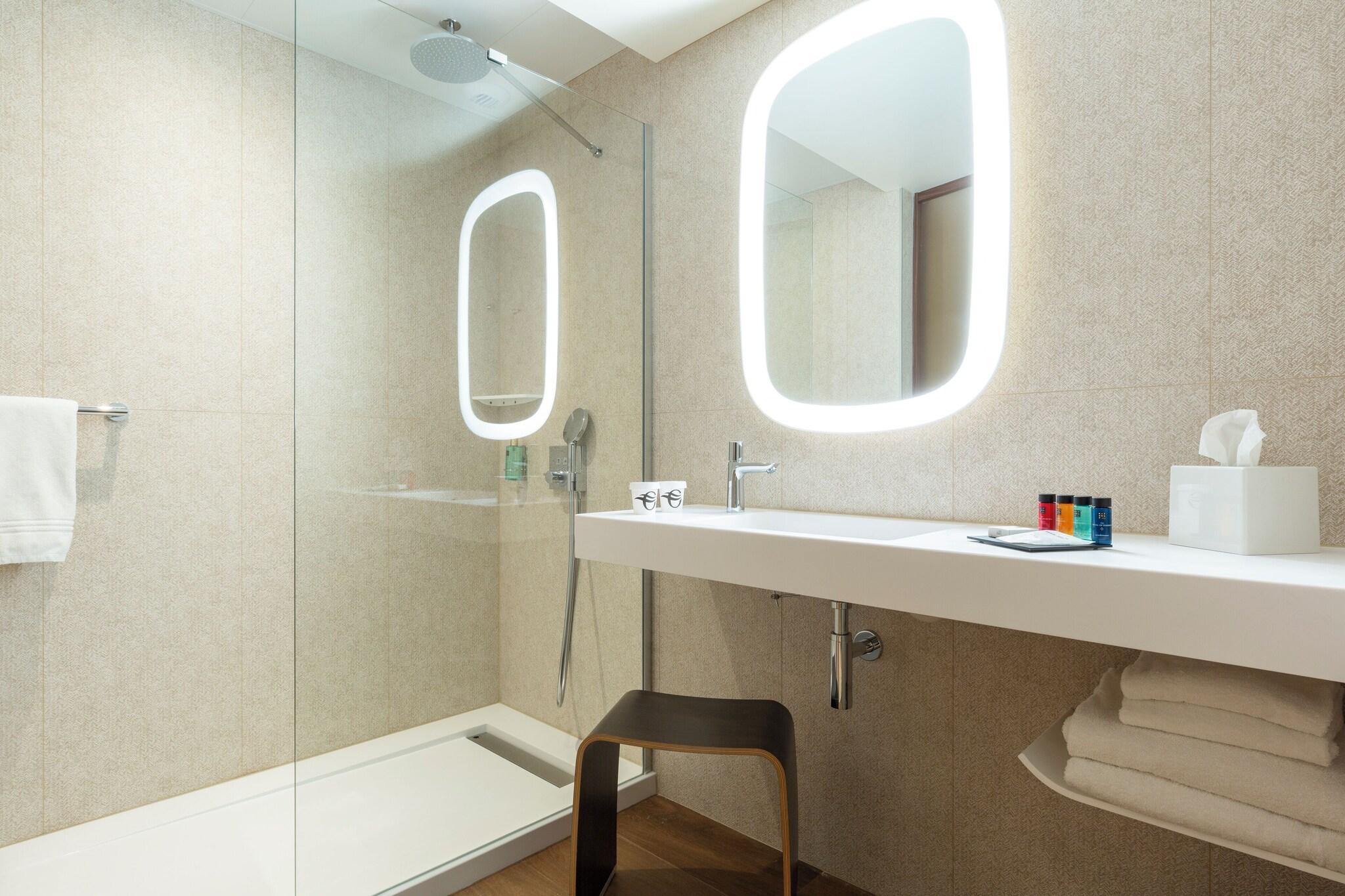 Double Queen Size Bed