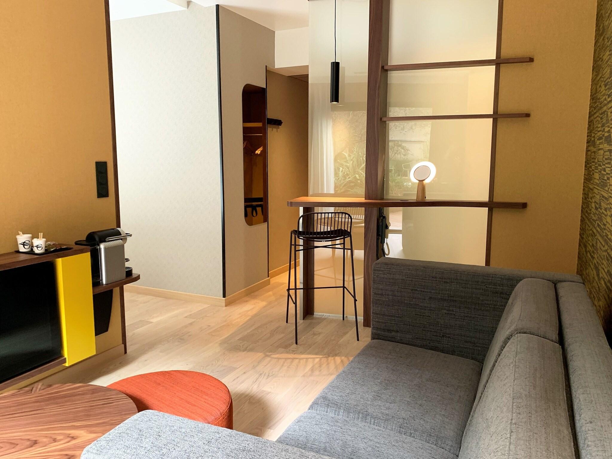 Double Queen Size Bed