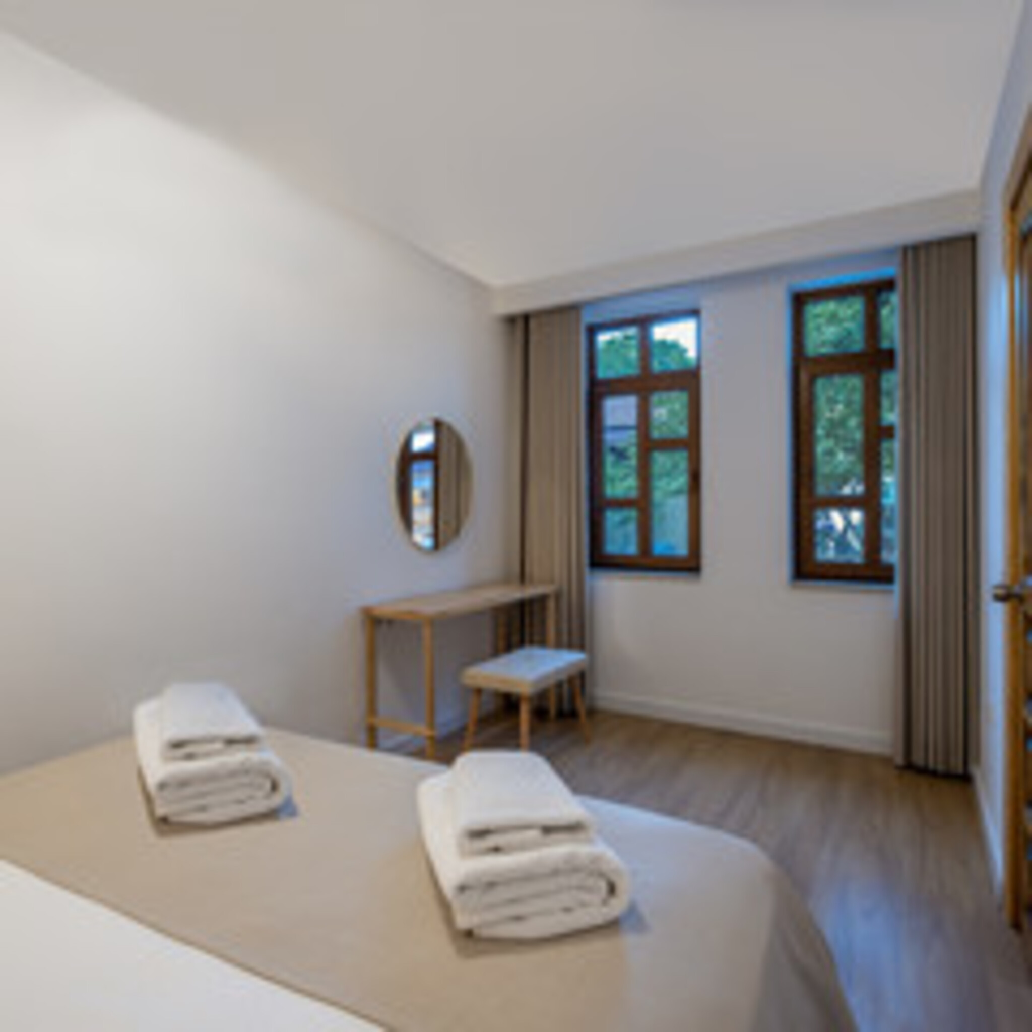 Studio Deluxe King Bed