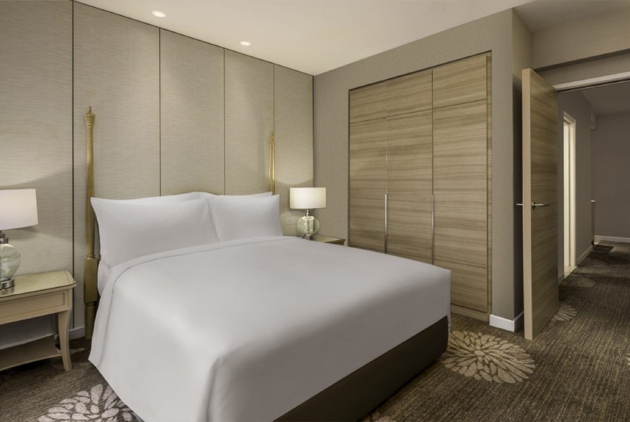 Junior Suite Queen Size Bed