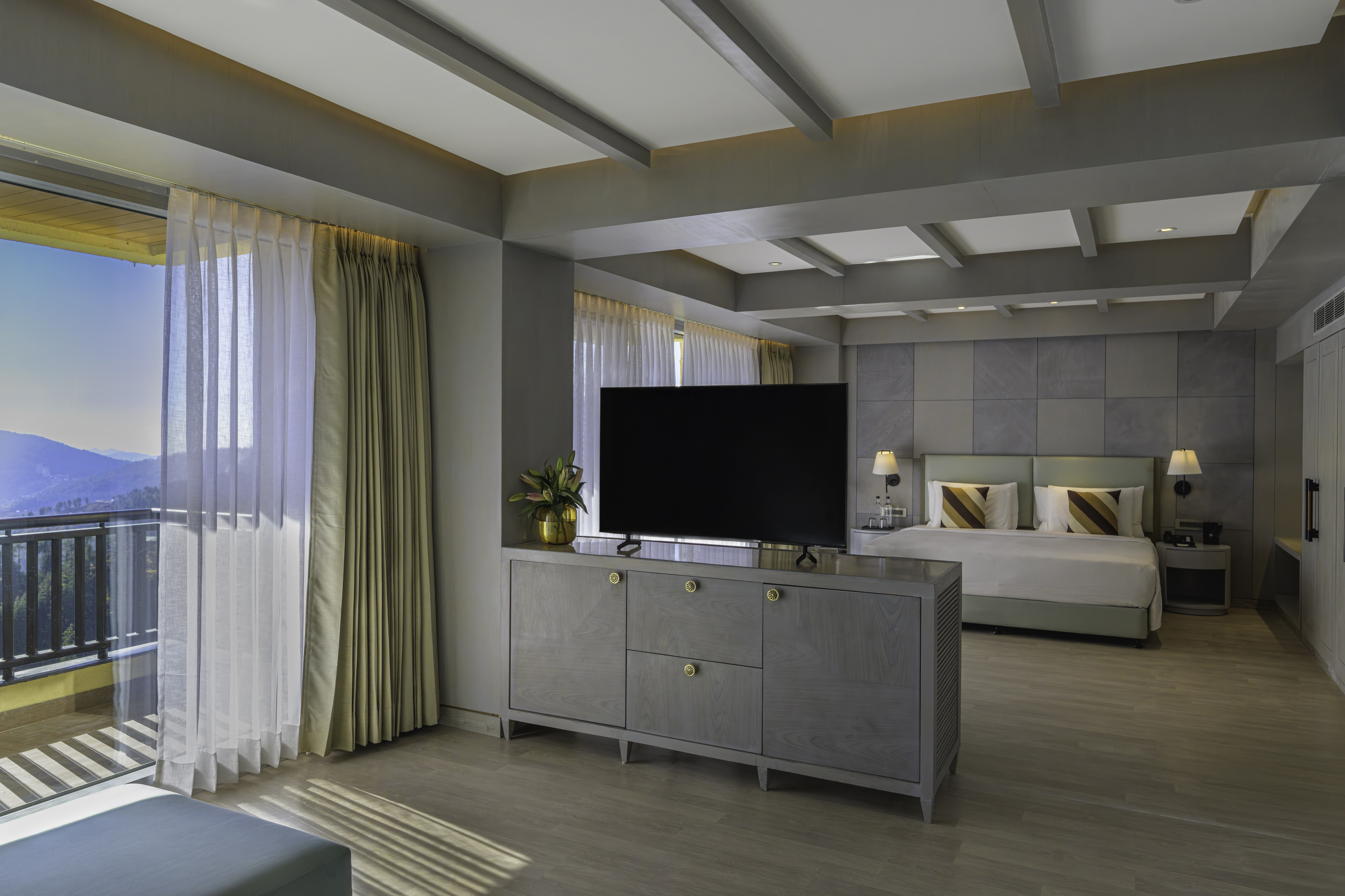 Junior Suite Mountain View