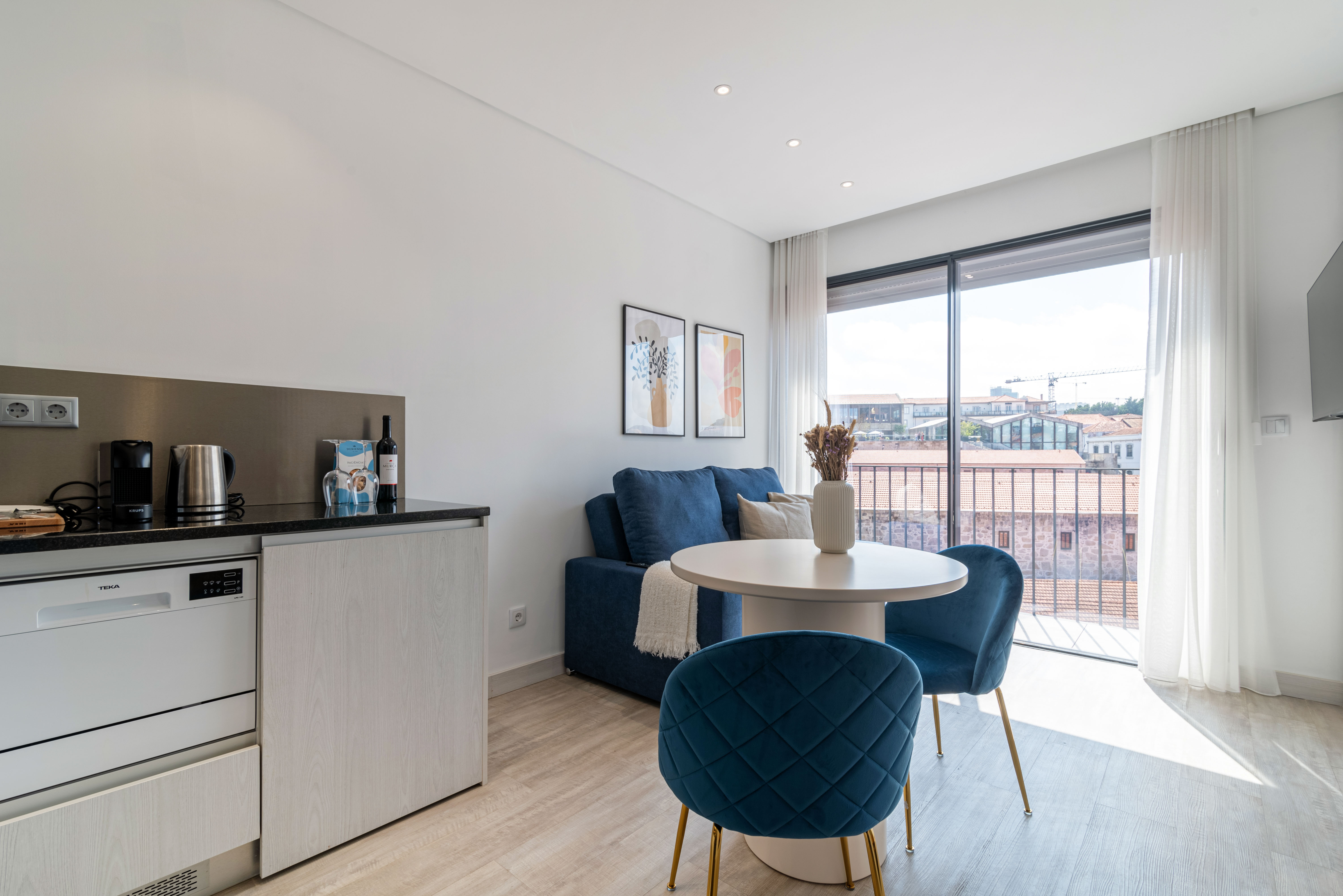 Apartment with Balcony