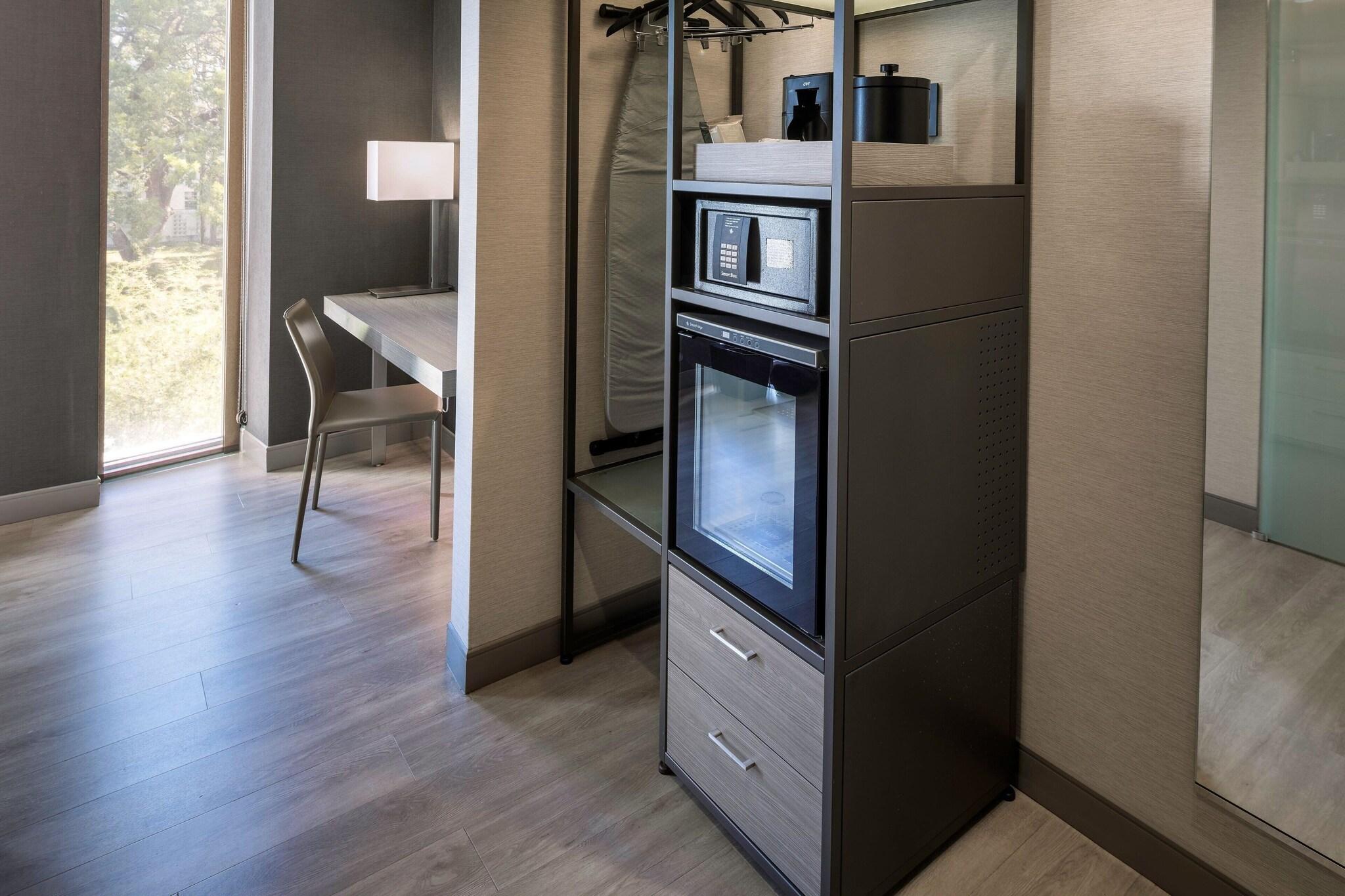 Double City View King Bed