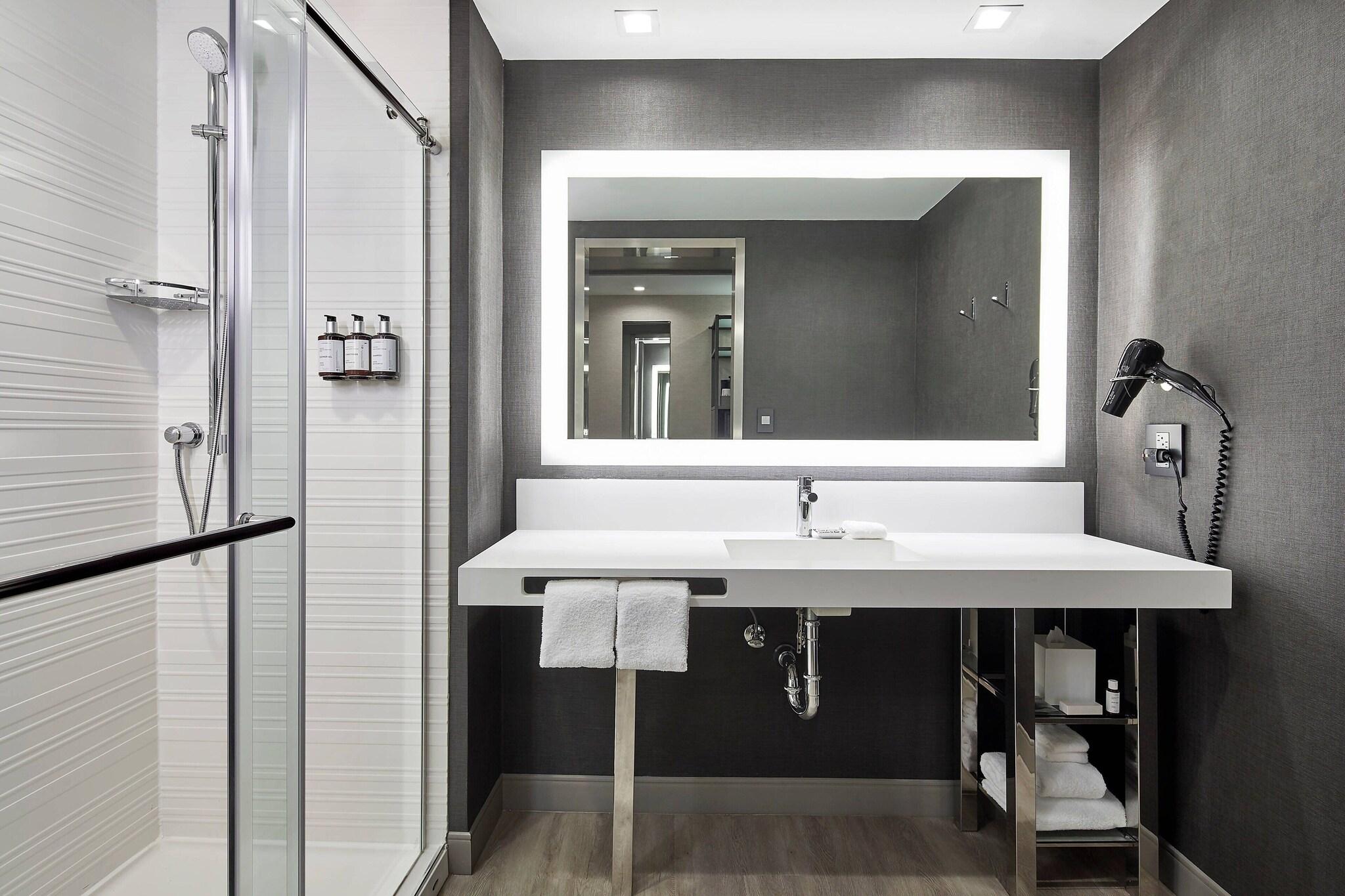 Double City View King Bed