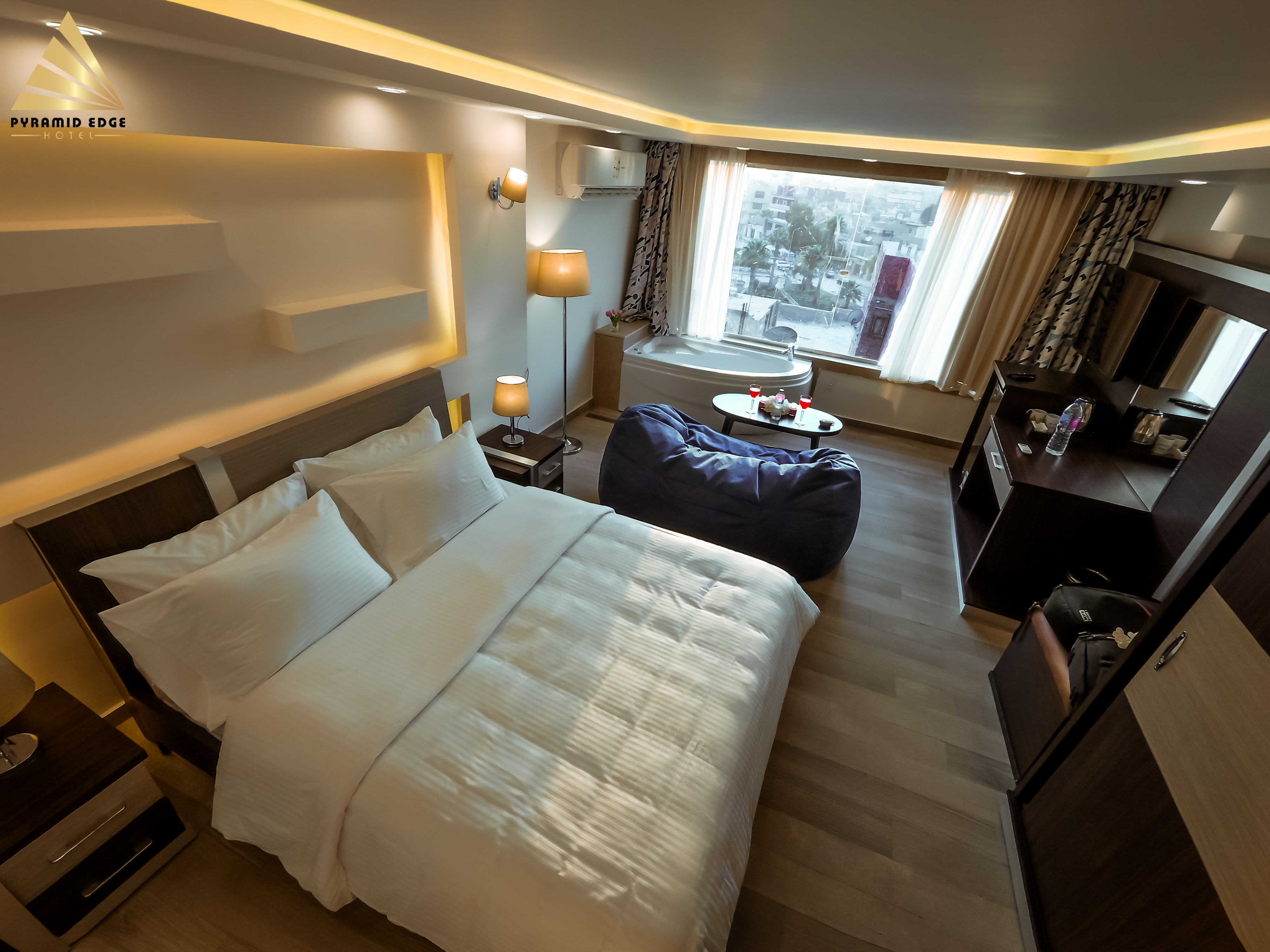 Suite Deluxe with Views