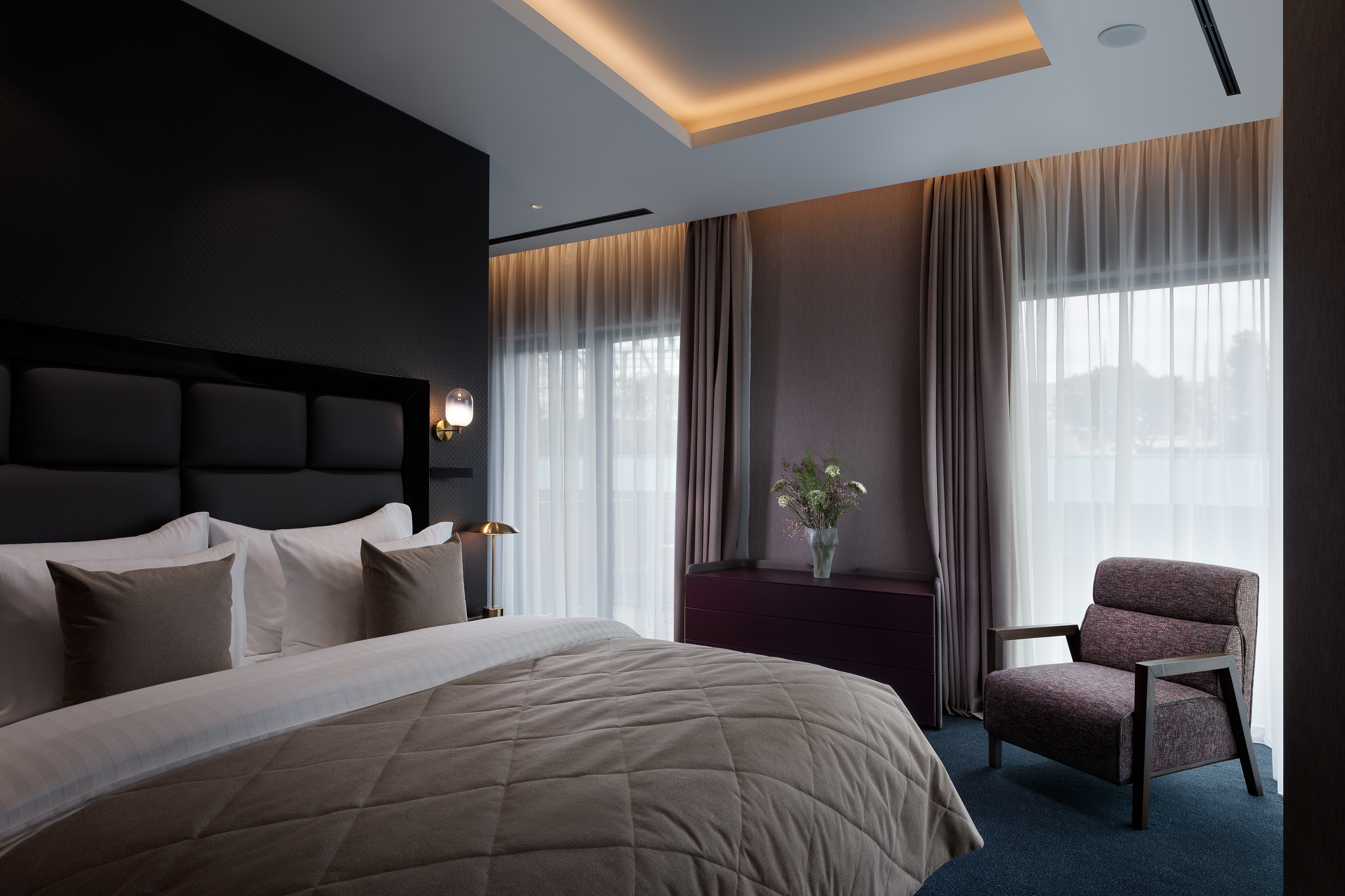 Apartment King Size Bed