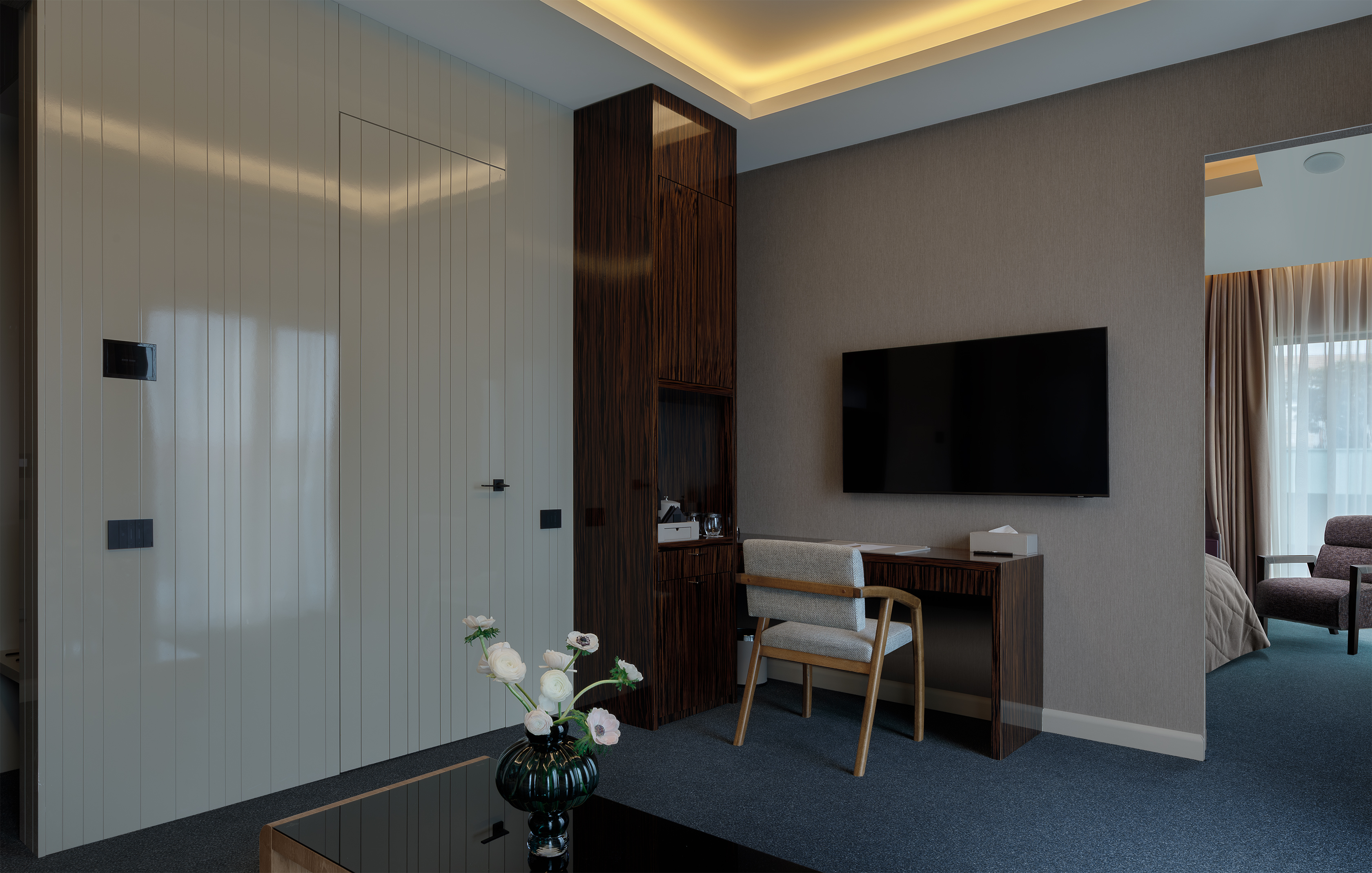 Apartment King Size Bed