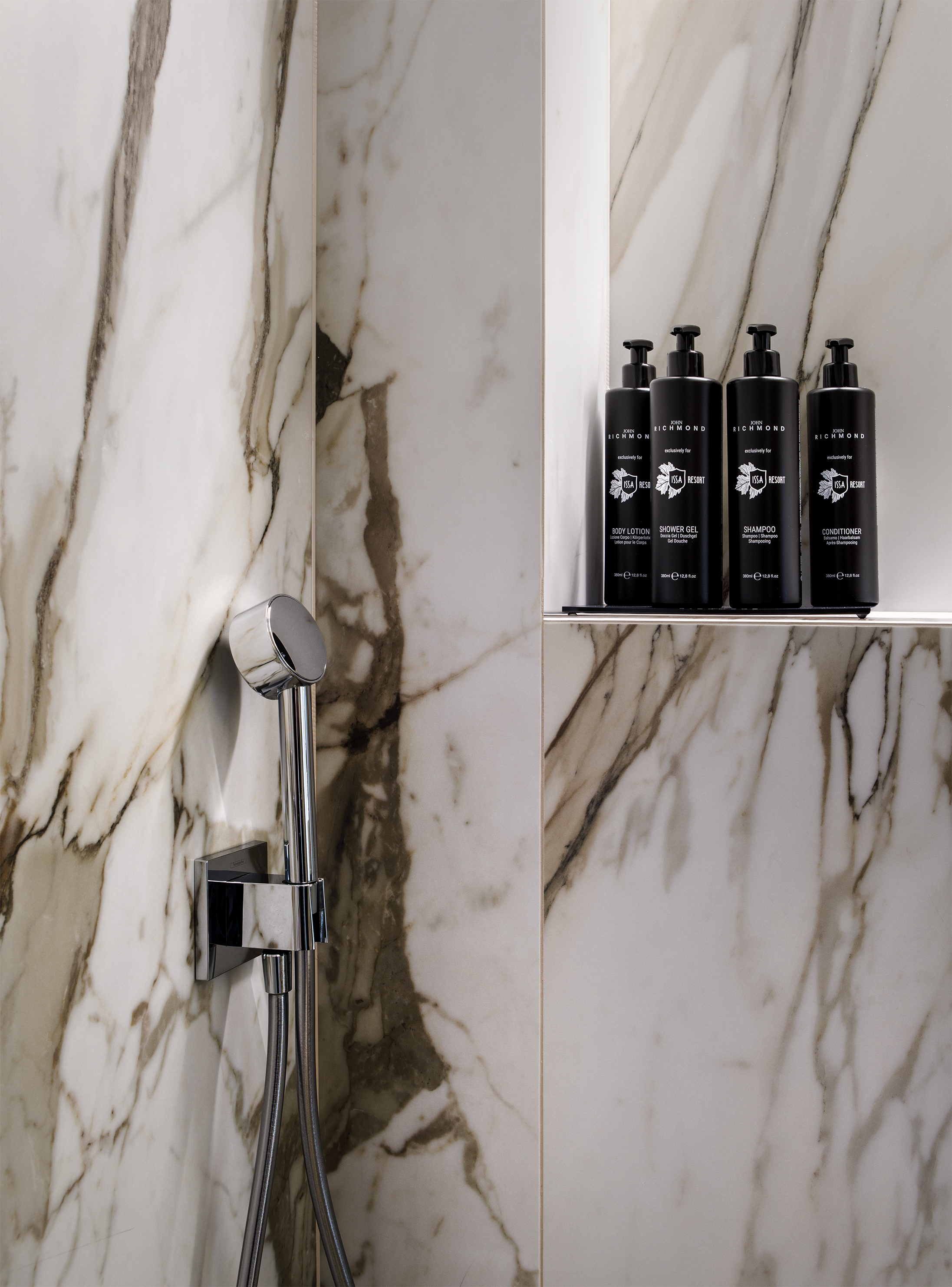 Apartment King Size Bed