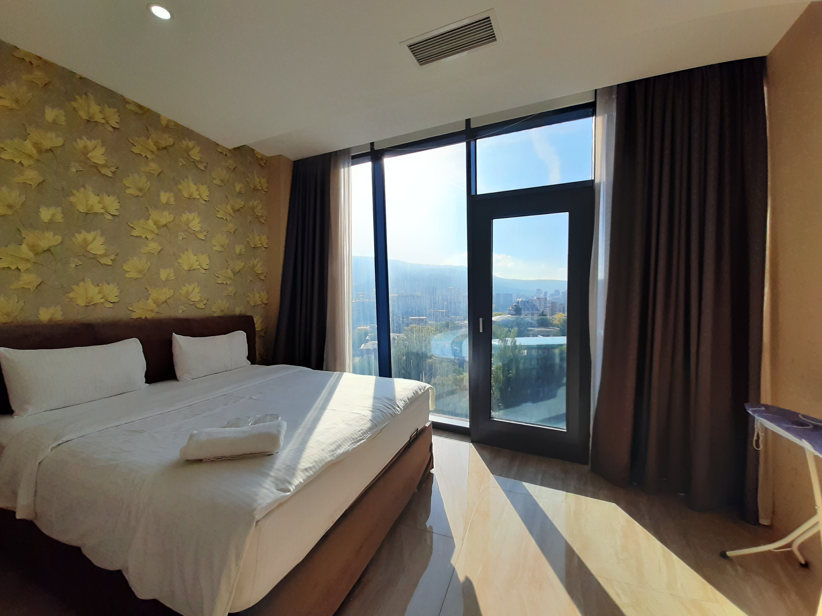 Family Room Deluxe Pool View