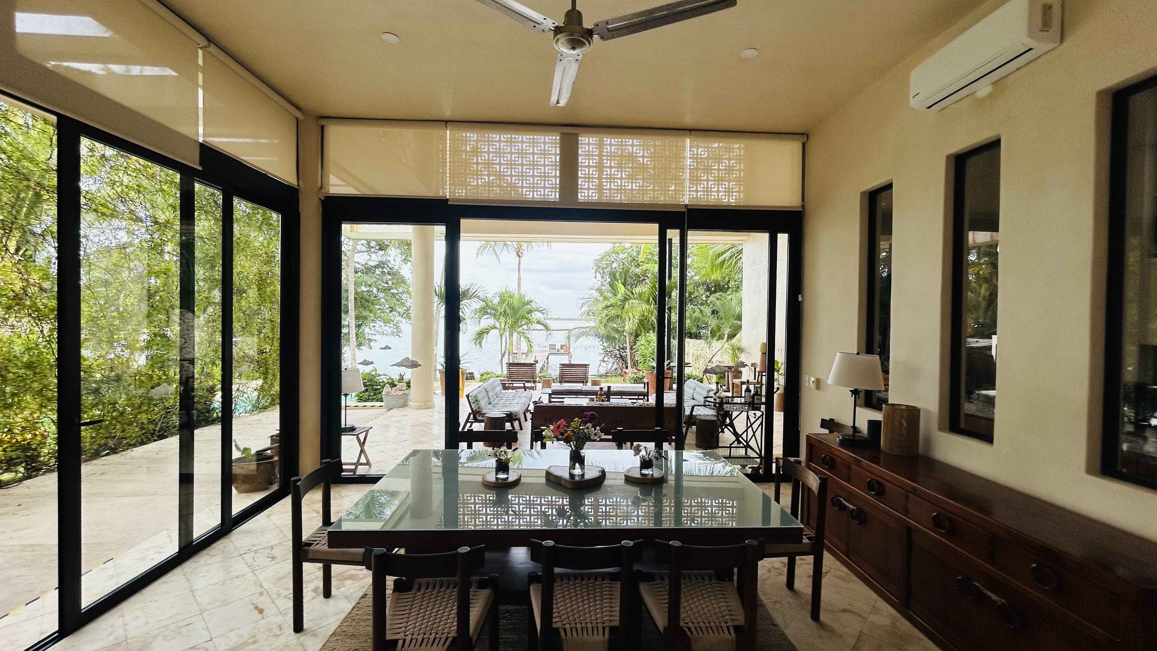 Home Seven Bedrooms with More Than Three Bathrooms