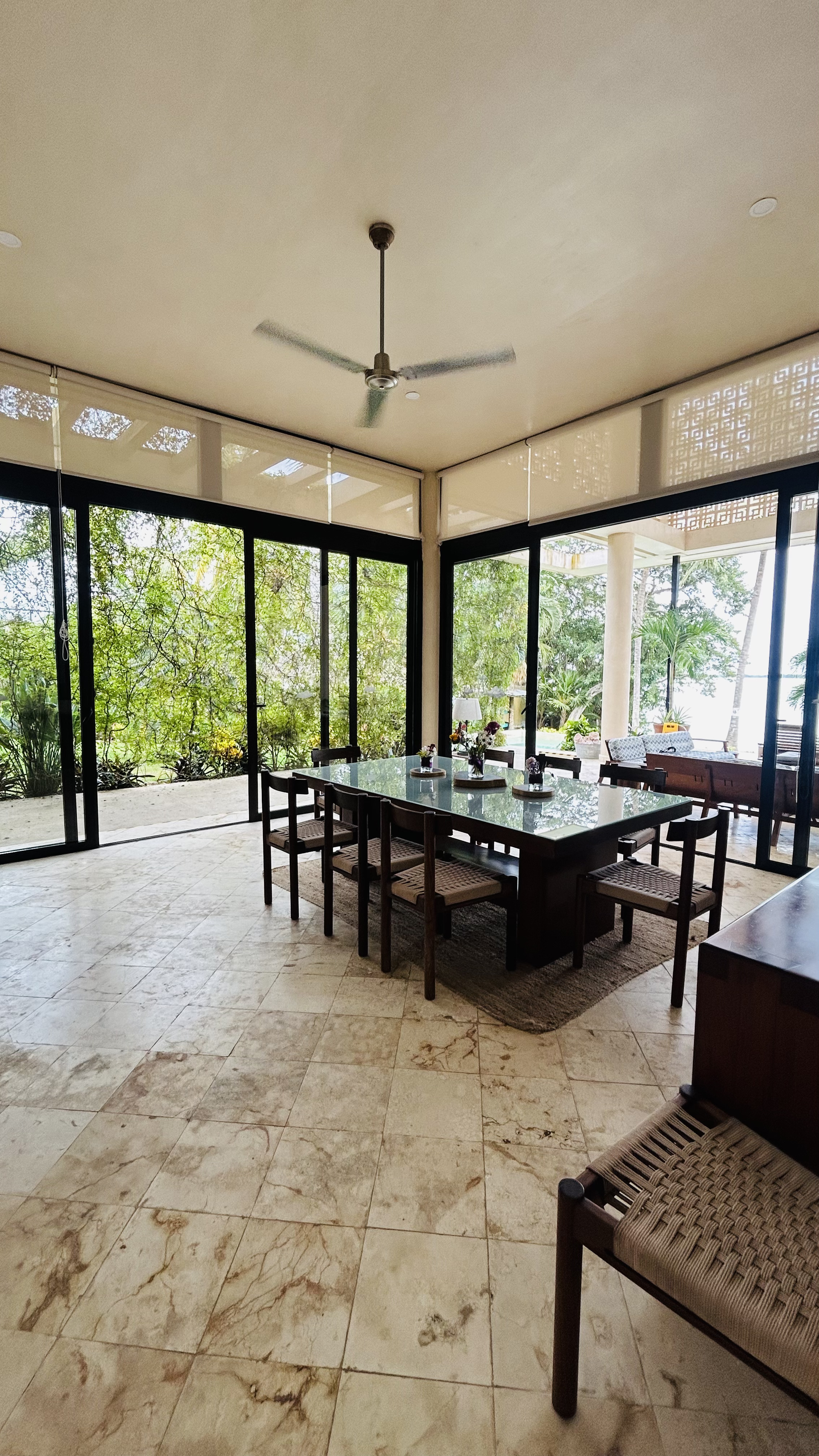 Home Seven Bedrooms with More Than Three Bathrooms