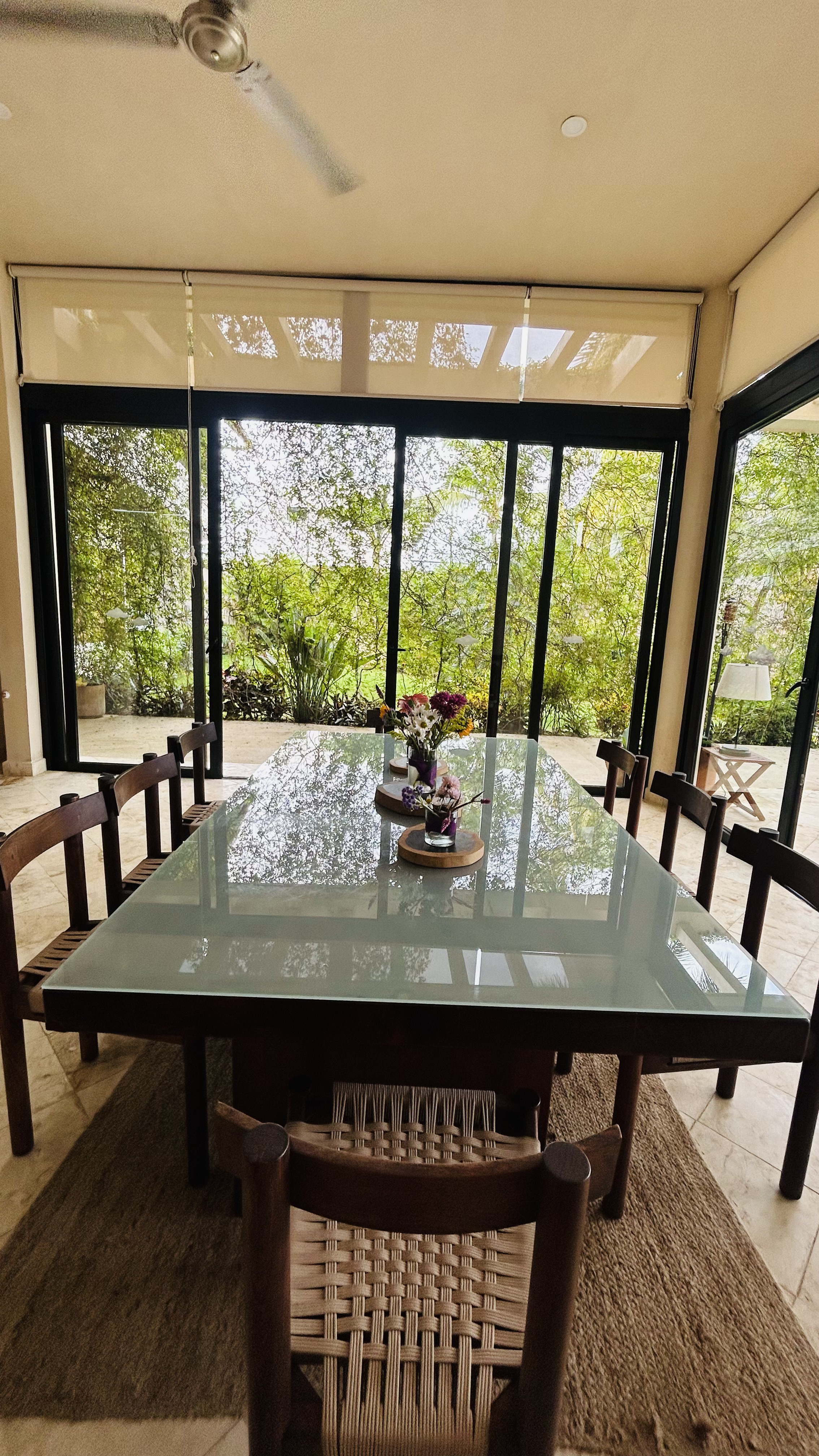 Home Seven Bedrooms with More Than Three Bathrooms