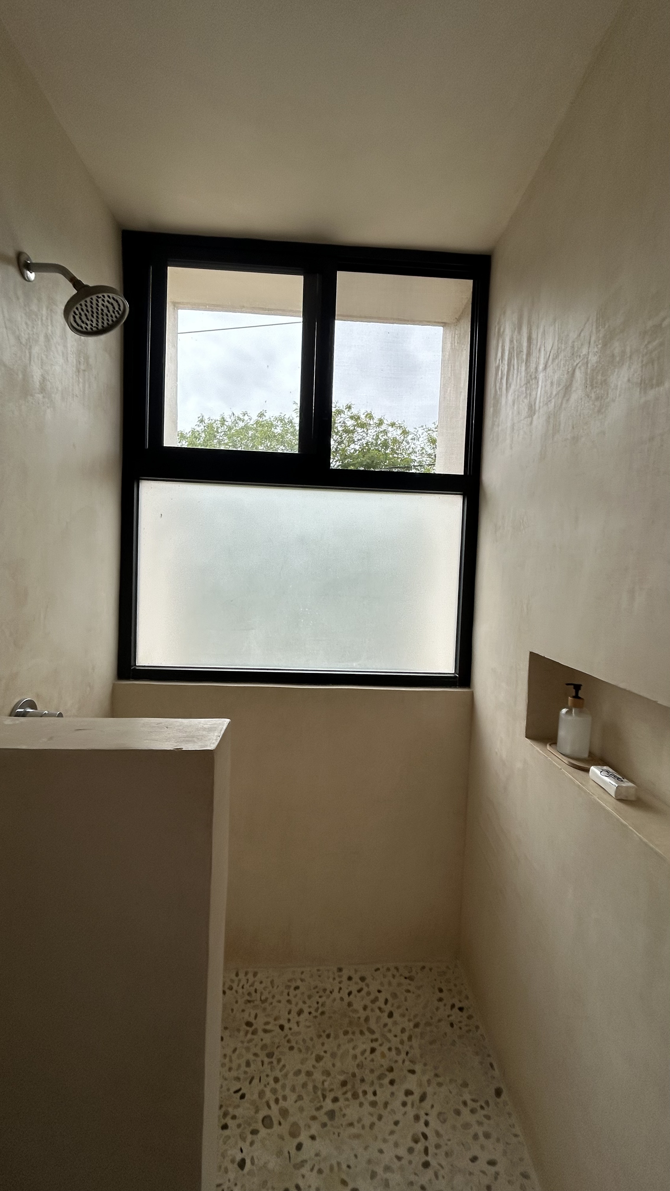 Home Seven Bedrooms with More Than Three Bathrooms