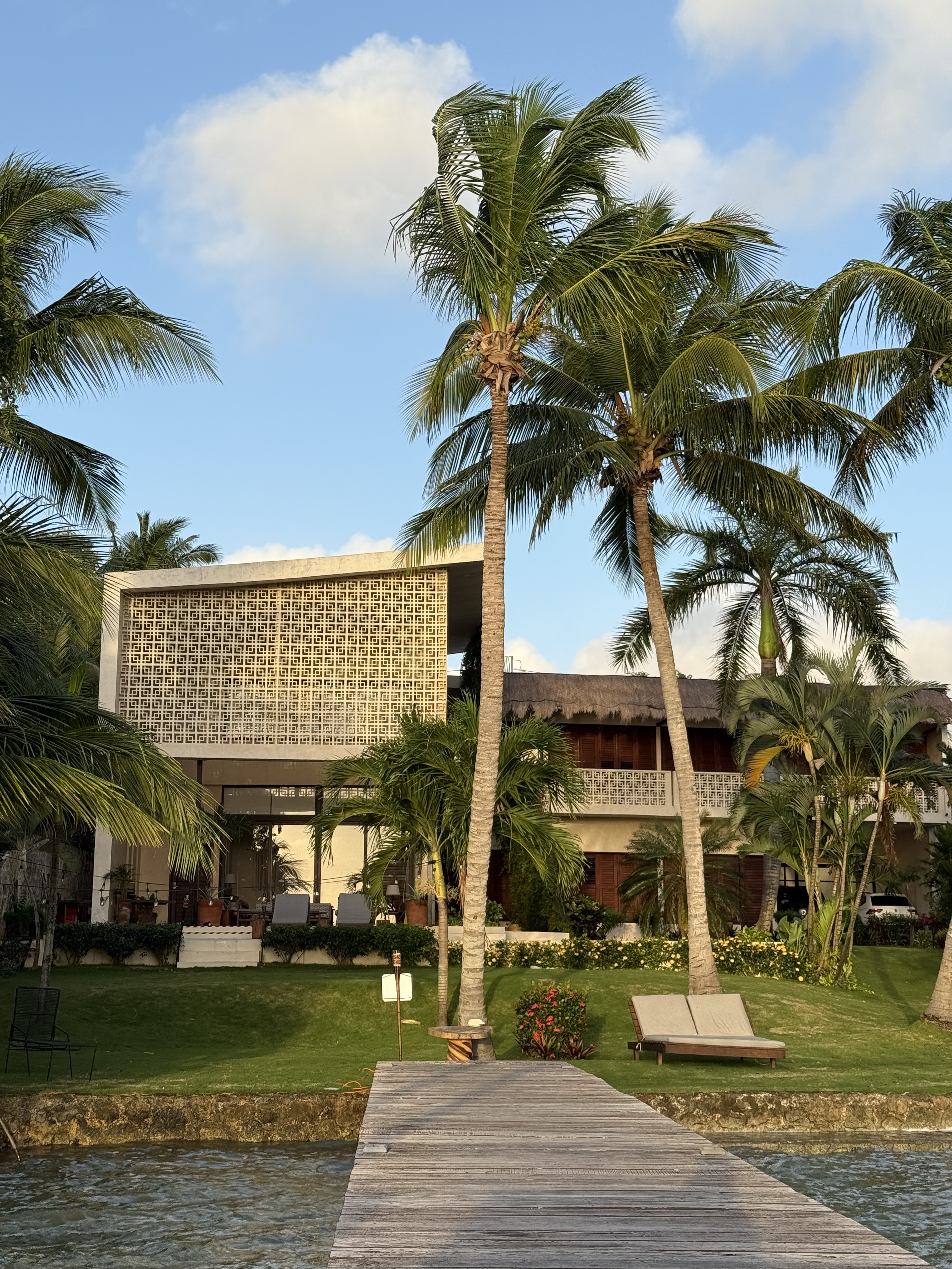 Home Seven Bedrooms with More Than Three Bathrooms