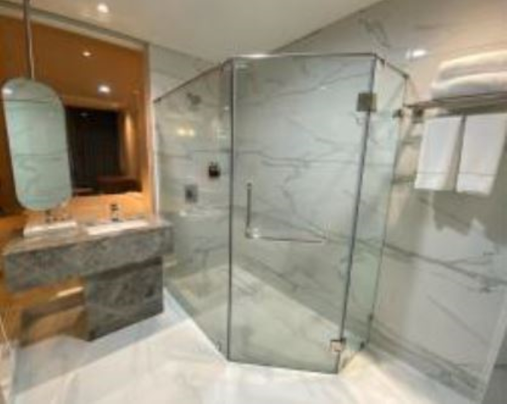 Twin Pool View King Bed