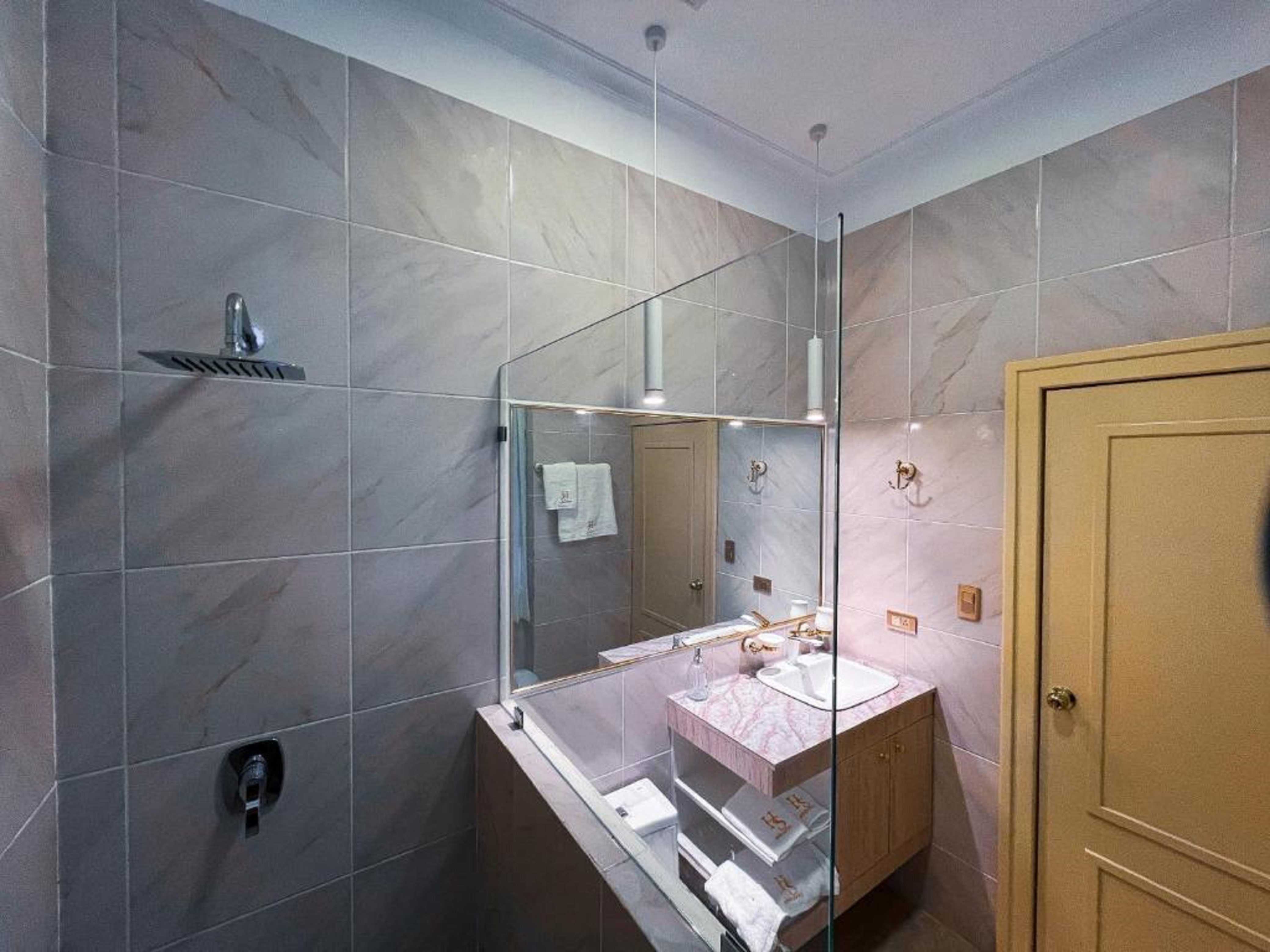 Triple Queen Size Bed