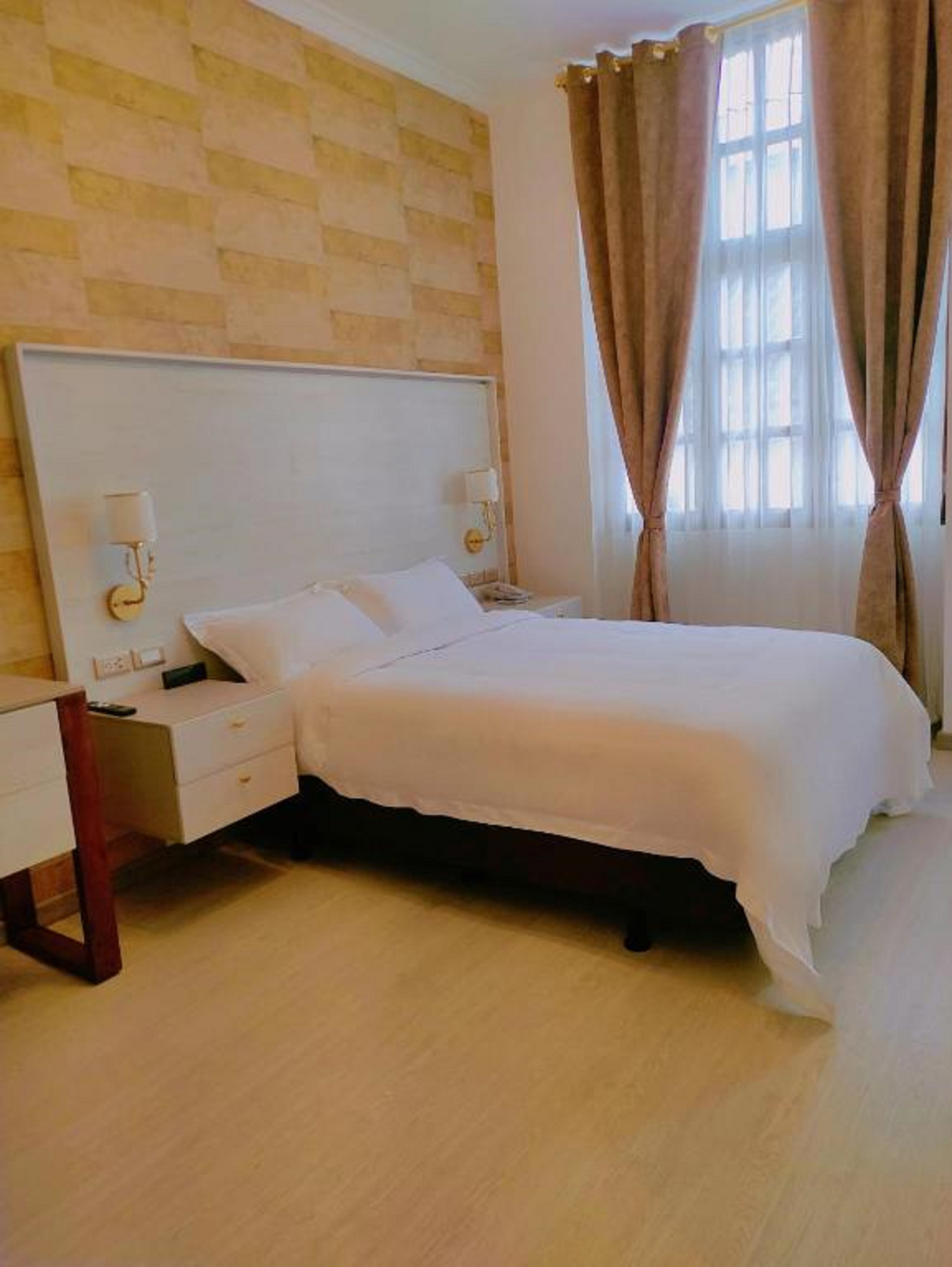 Triple Queen Size Bed