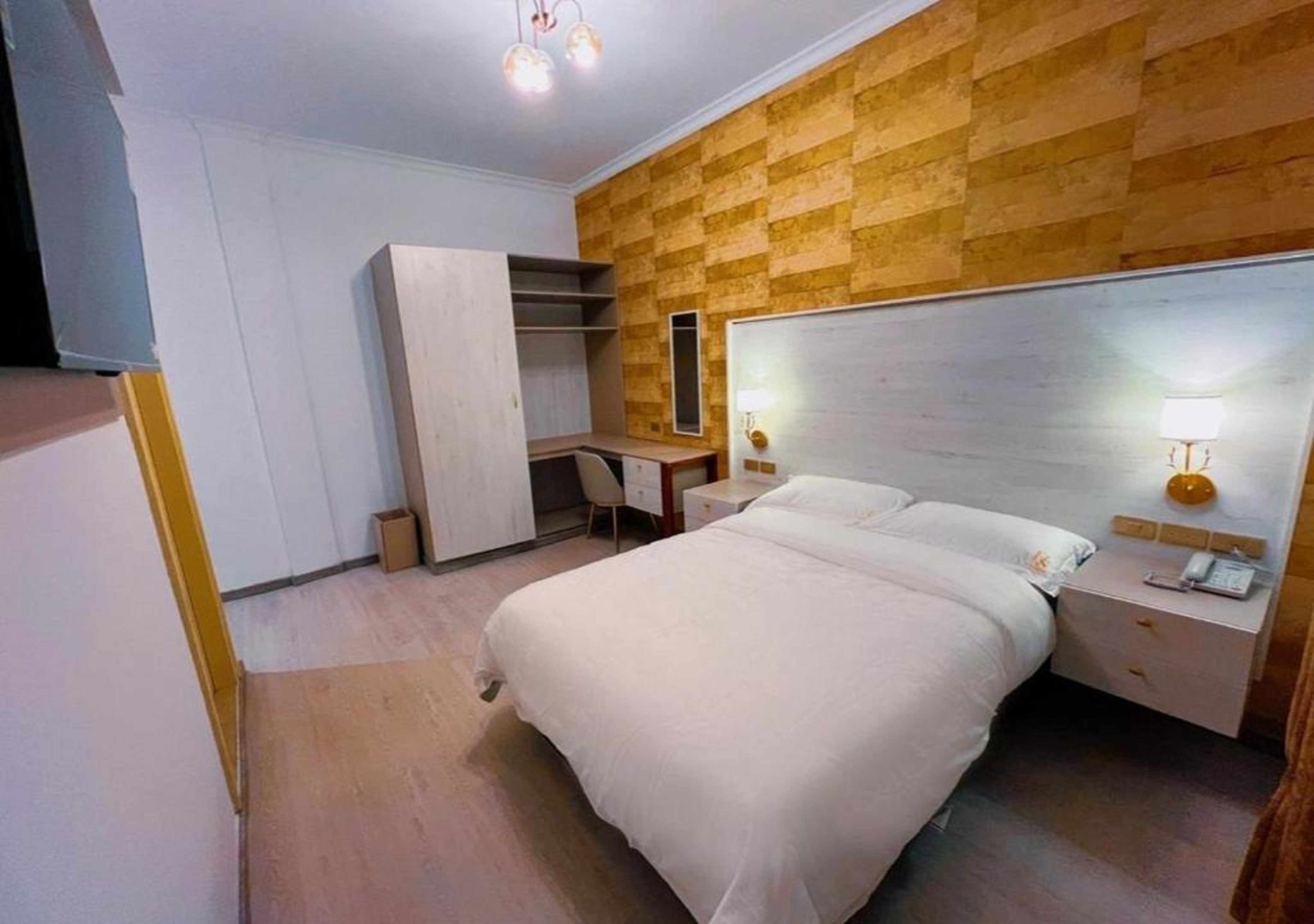 Triple Queen Size Bed