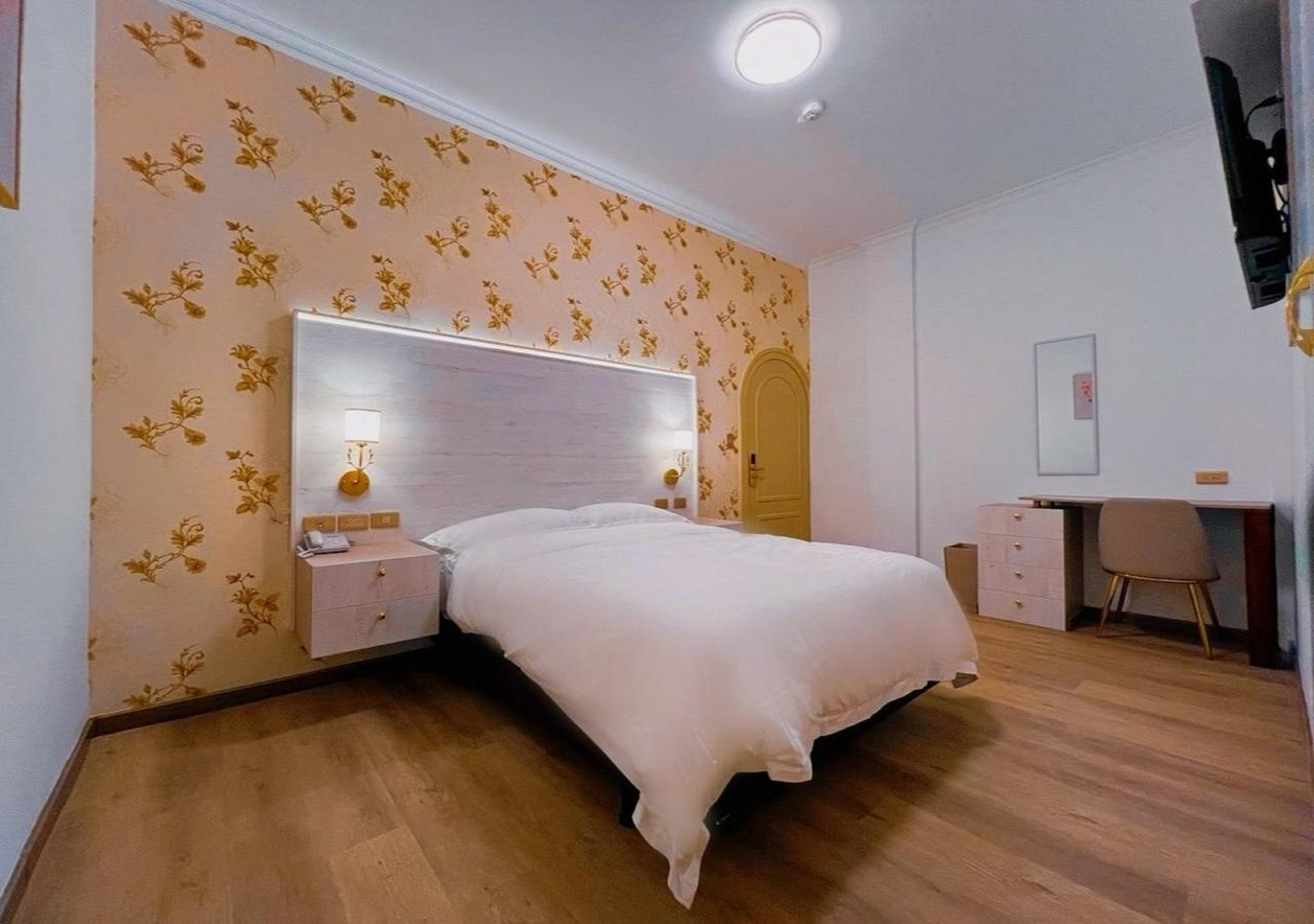 Double or Twin One Bed