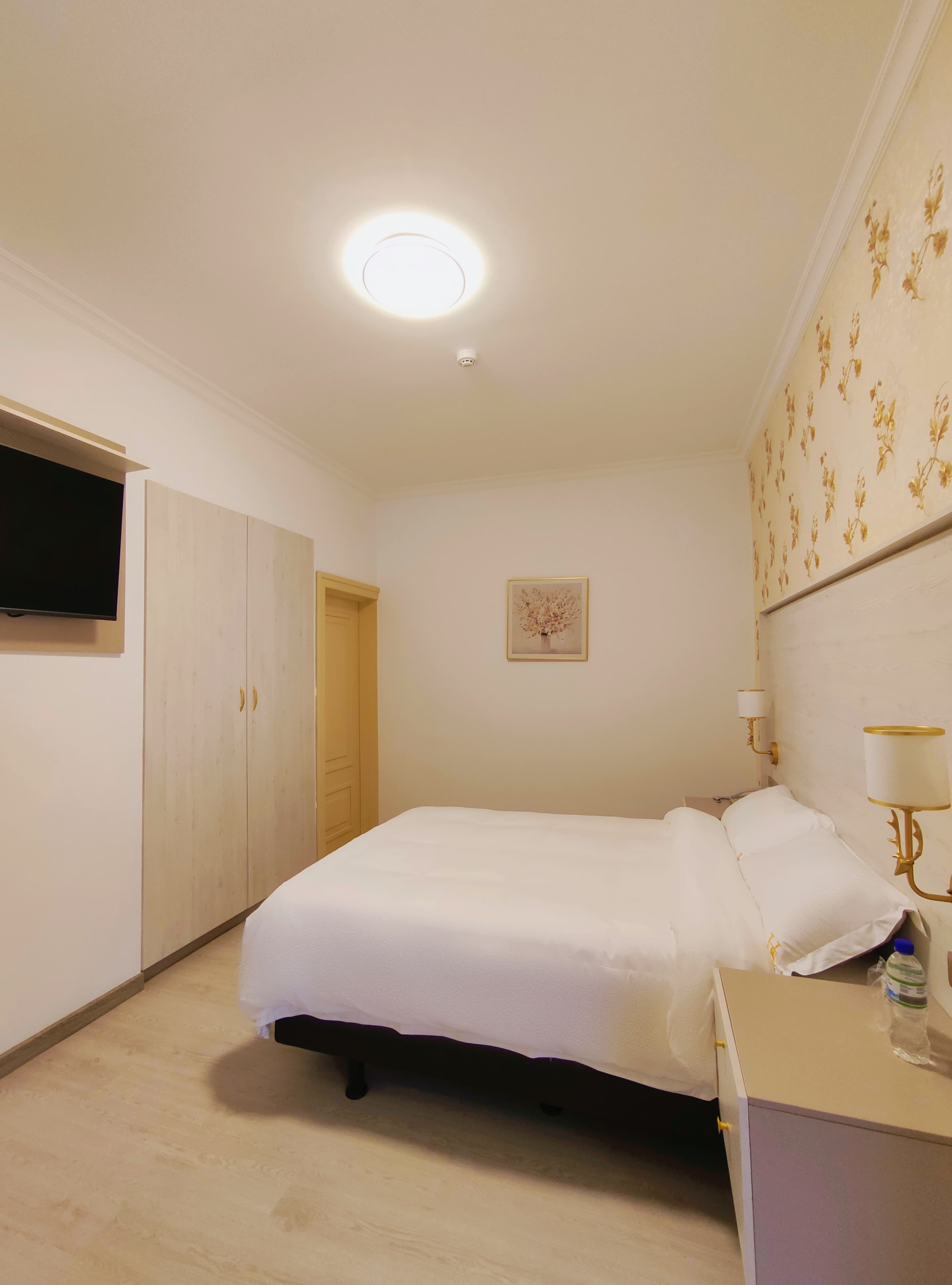 Double or Twin One Bed