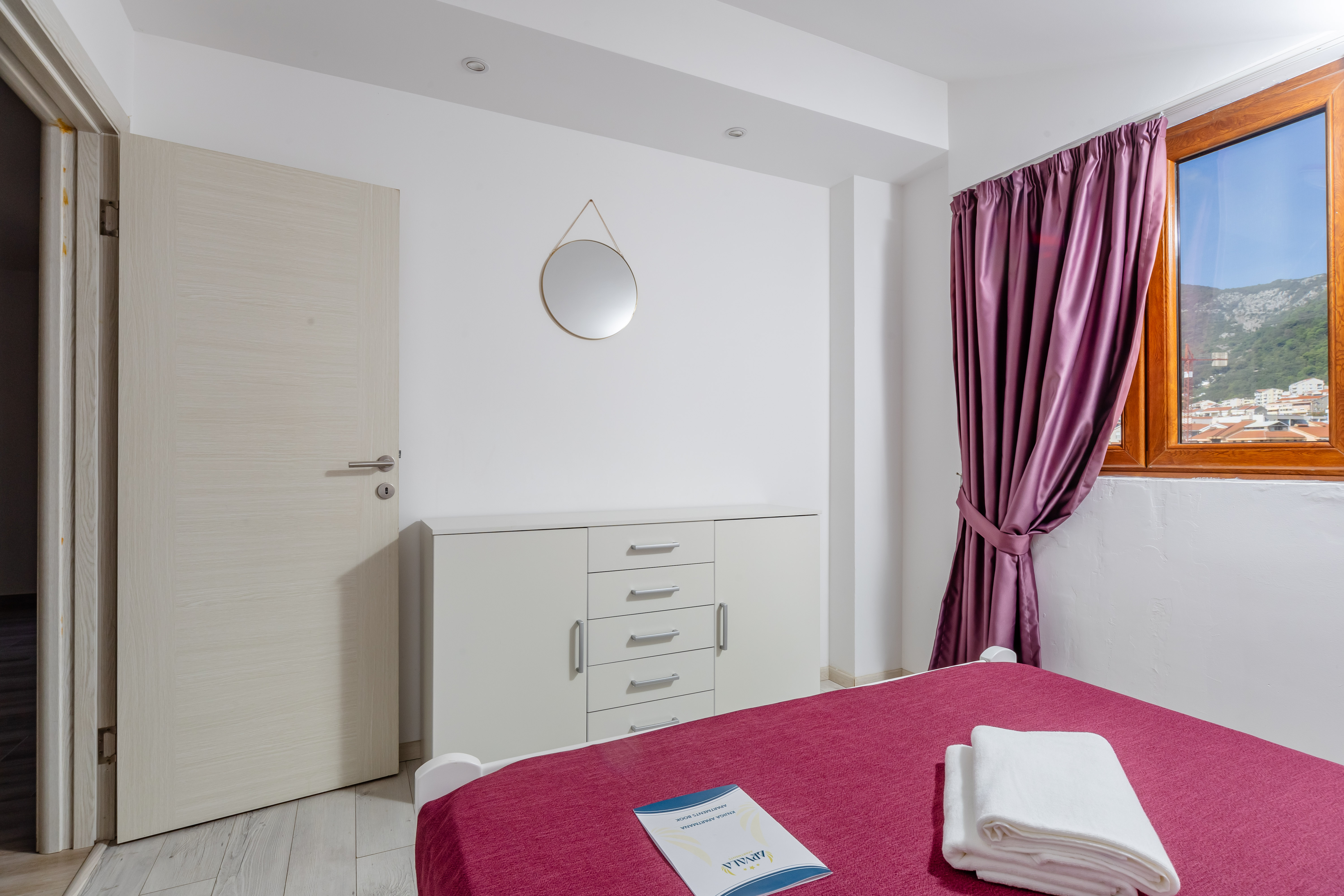 Apartment Deluxe Side Sea View