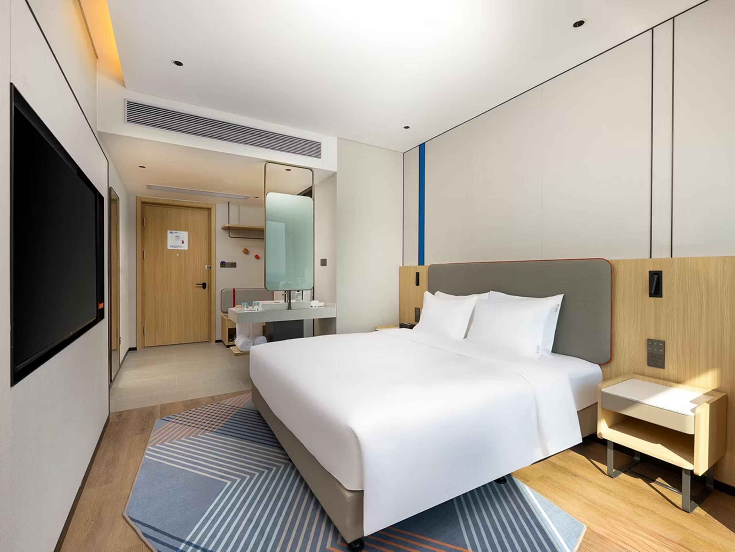 Double Accessible King Size Bed