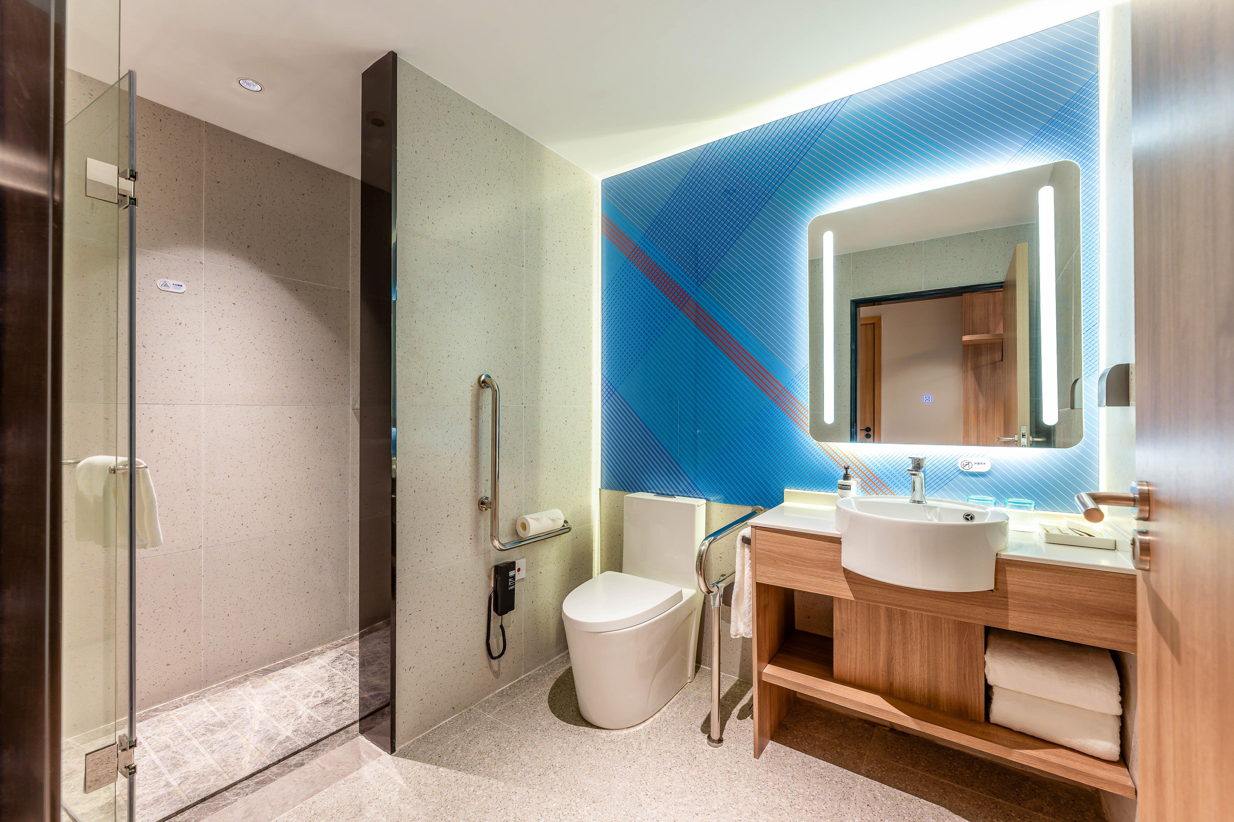 Double Accessible King Size Bed