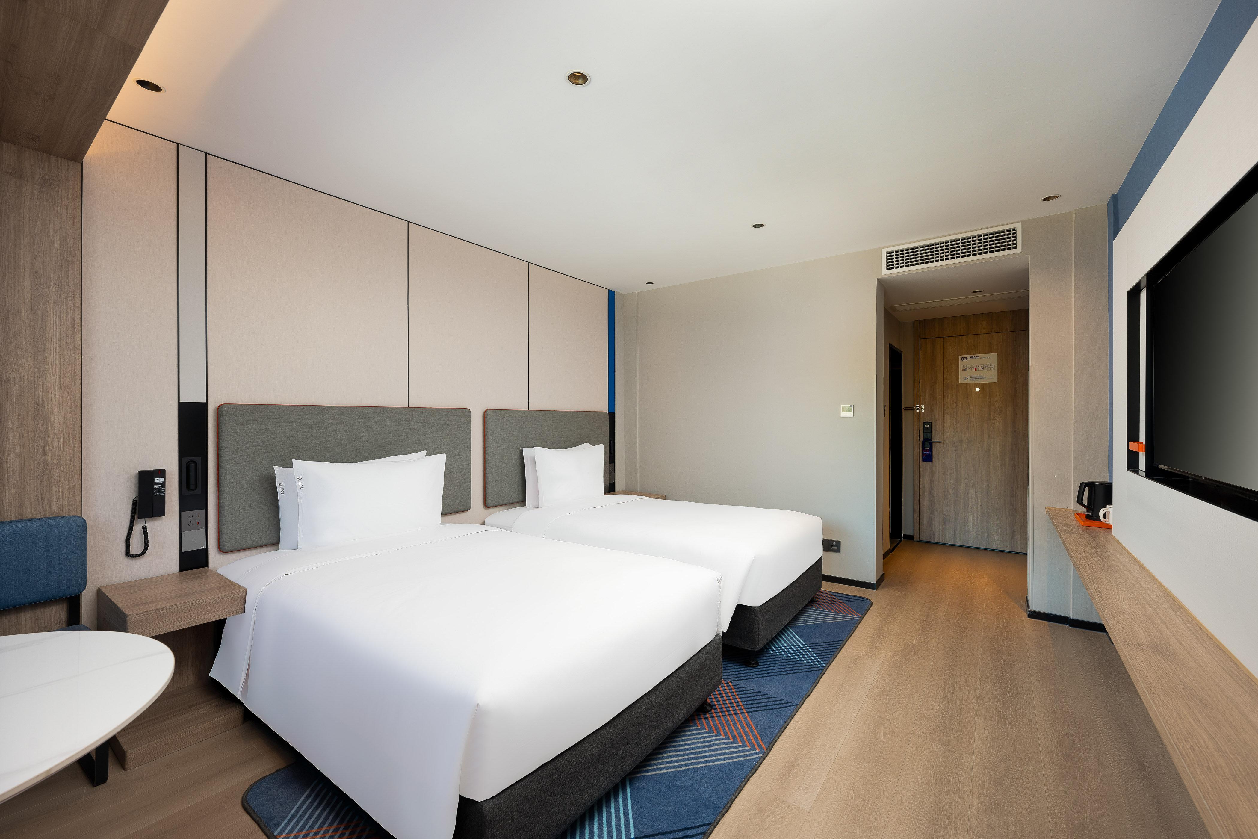 Quadruple Two Double Beds