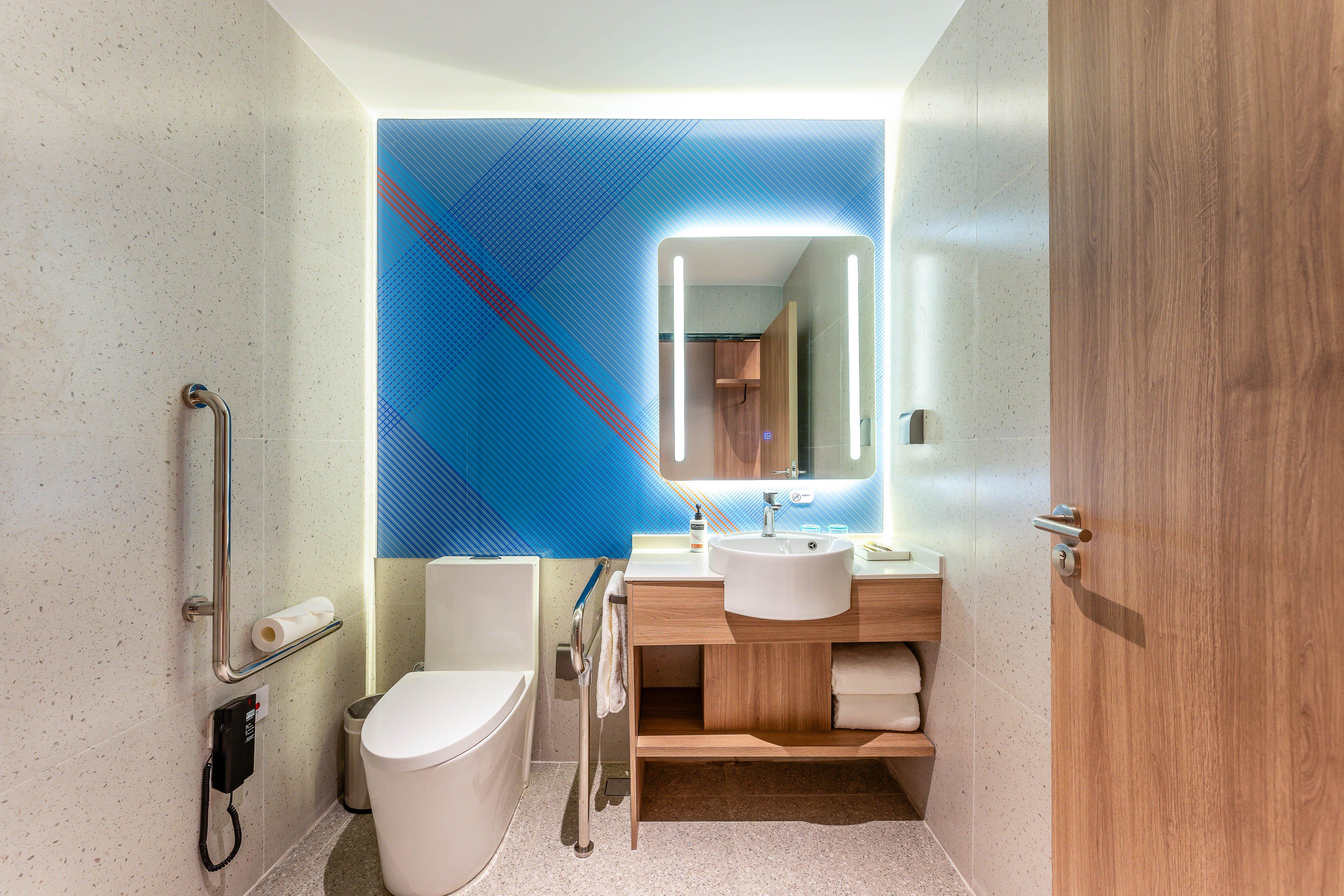 Double Accessible King Size Bed