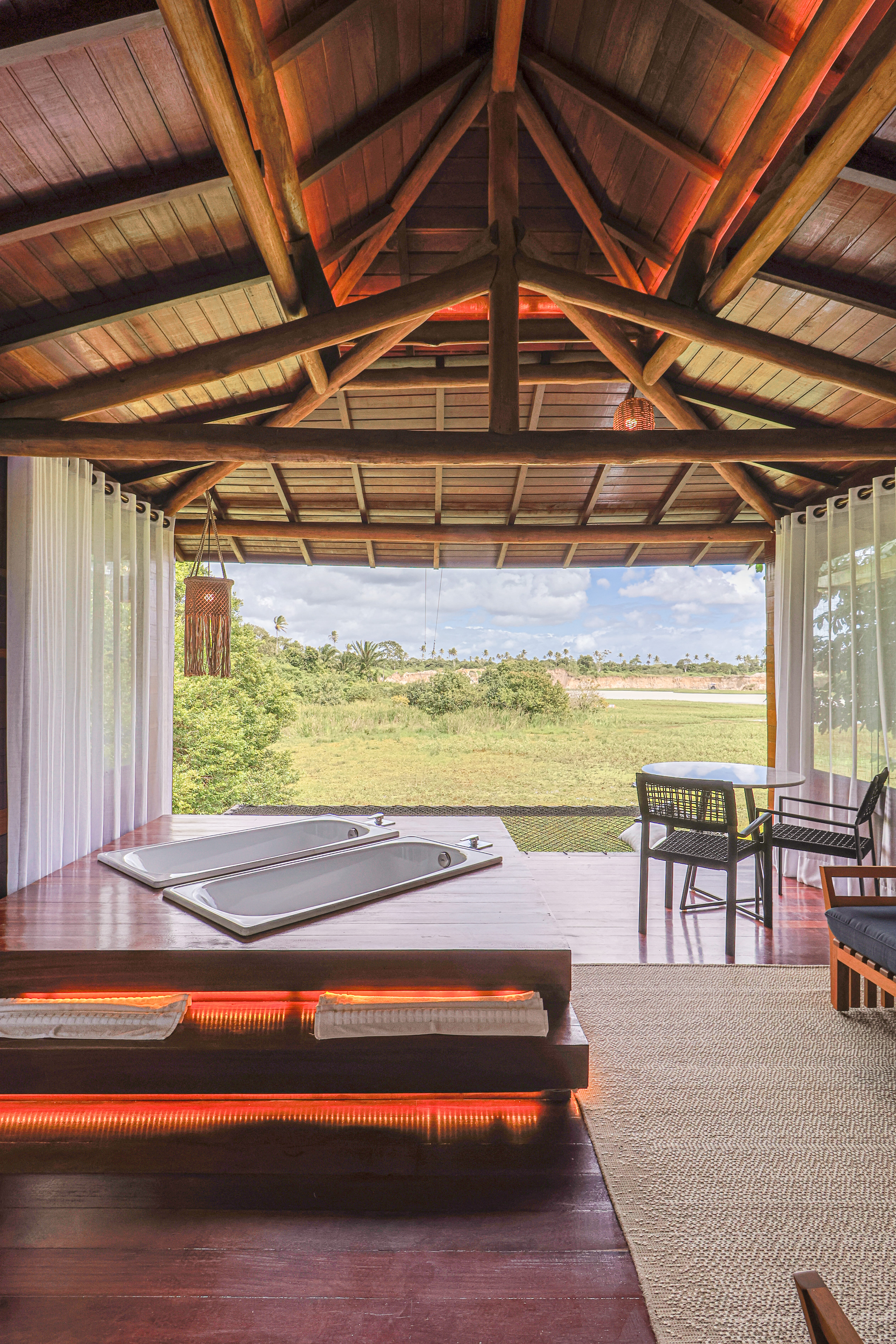 Double Deluxe King Bed