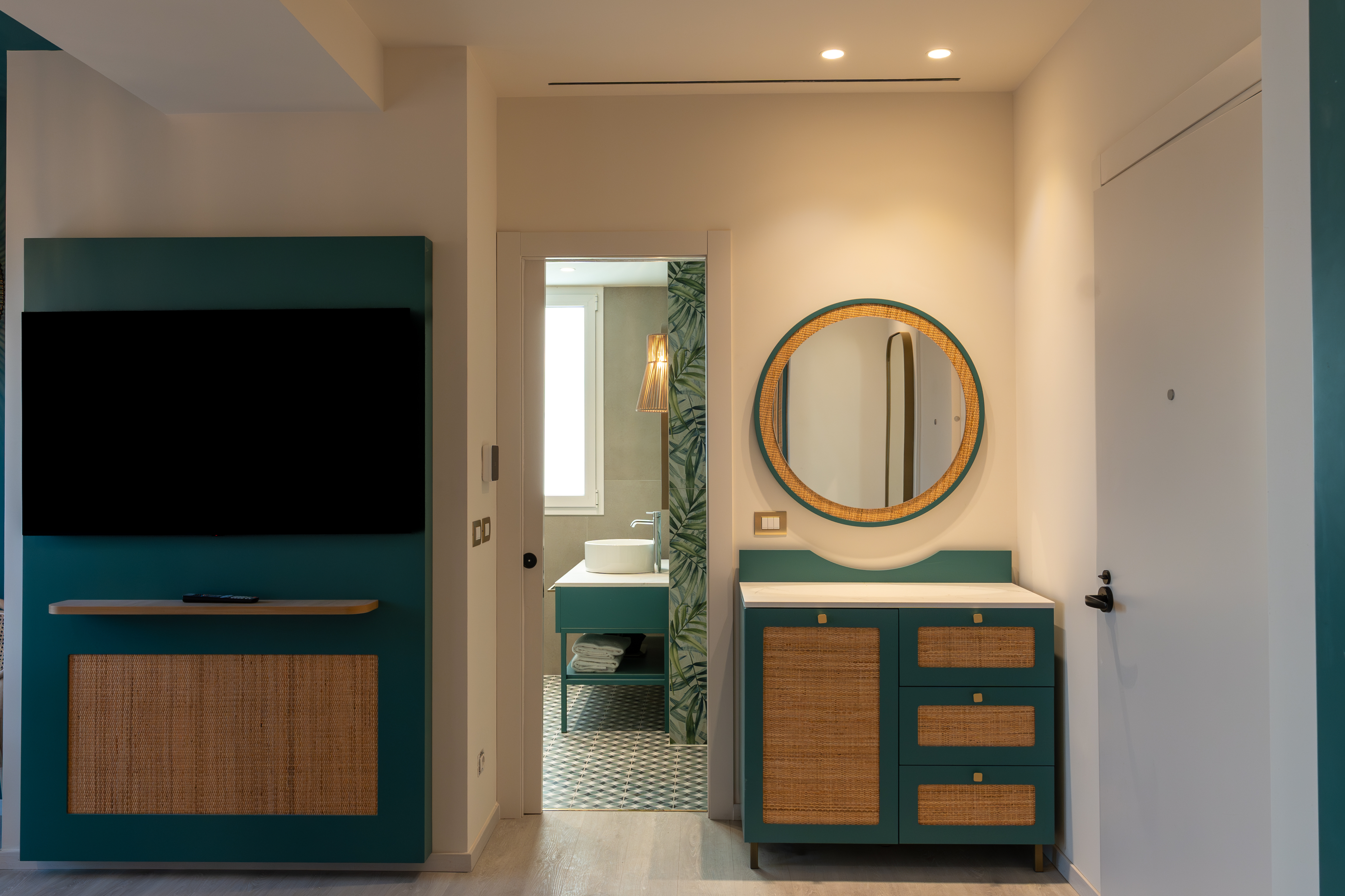 Double or Twin Deluxe King Bed