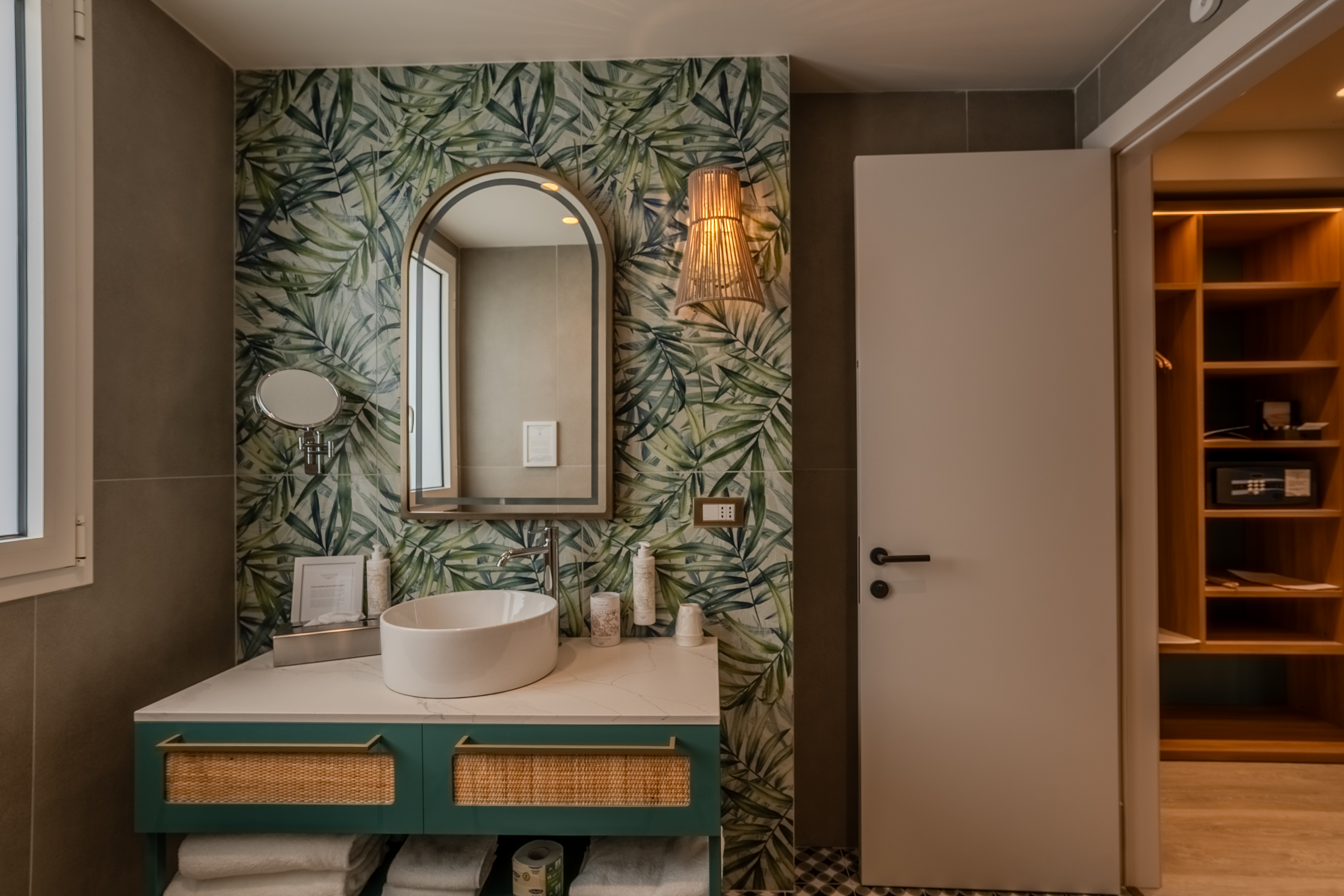 Double or Twin Deluxe Sea View