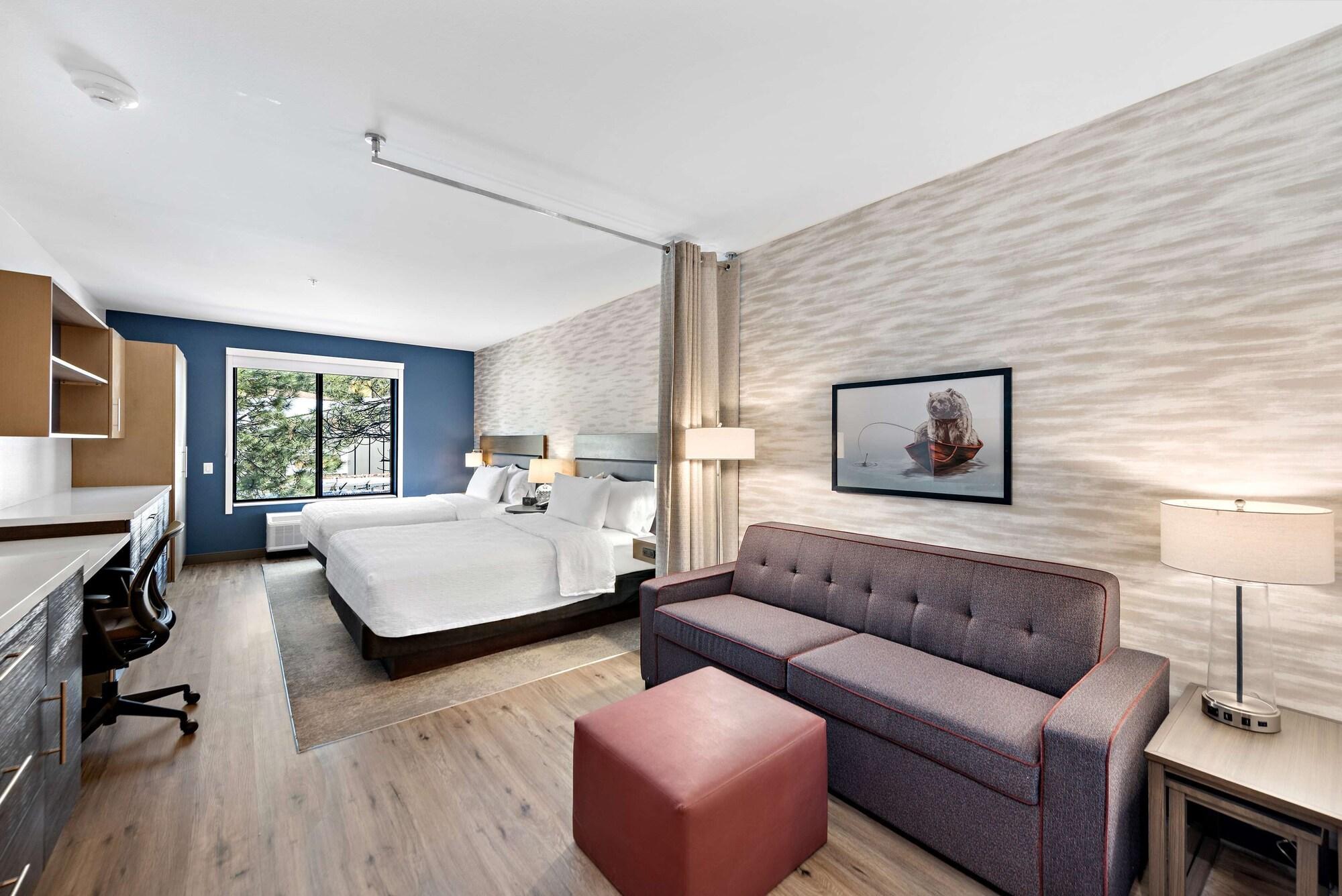 Studio Accessible King Size Bed