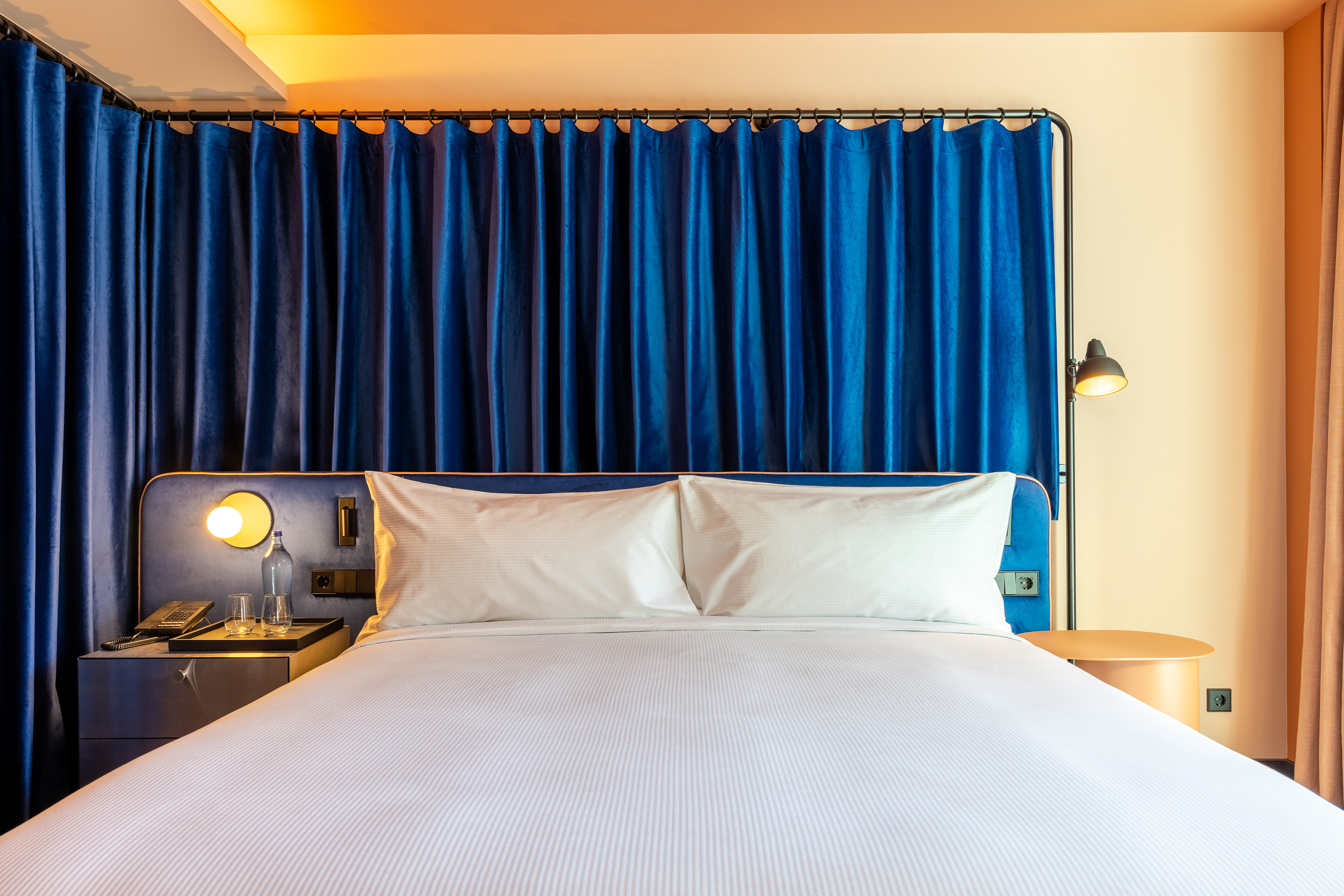 Double or Twin Guest Room King Bed