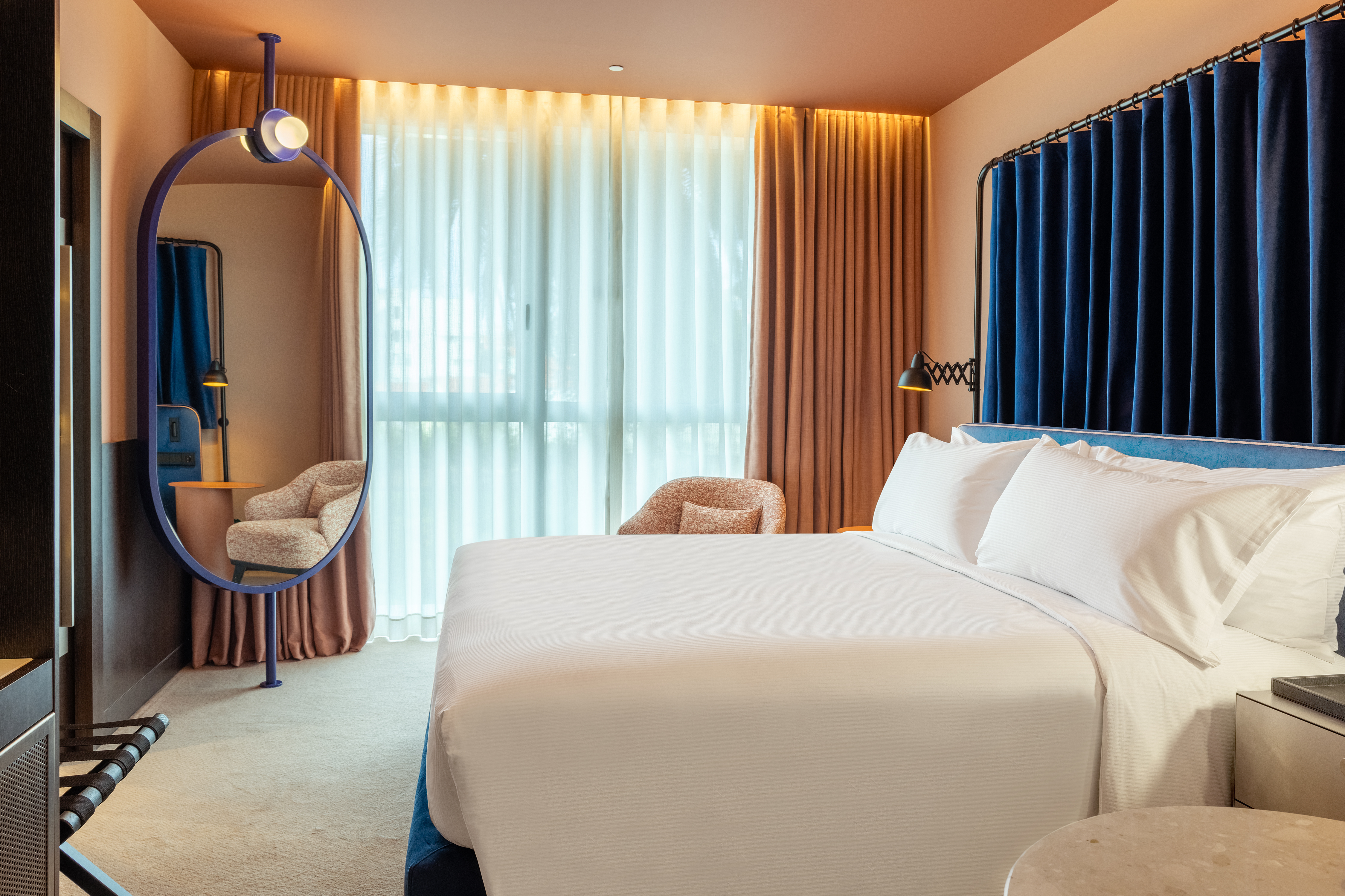 Double or Twin Guest Room King Bed