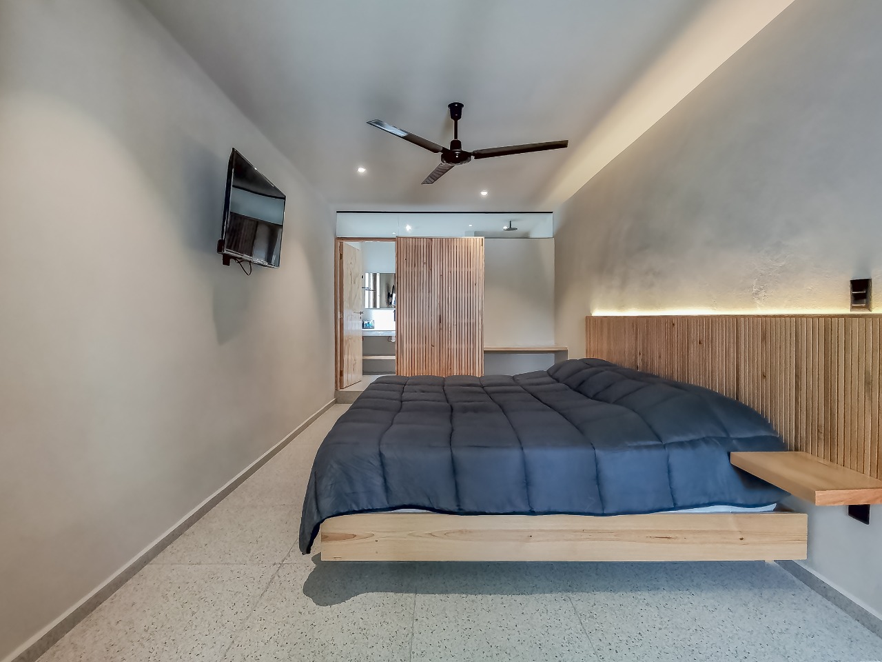 Studio Deluxe Executive