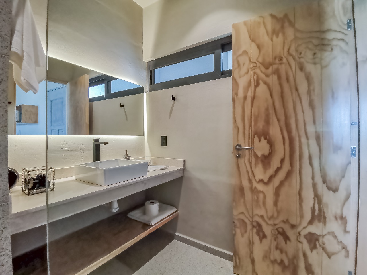 Suite Business King Bed